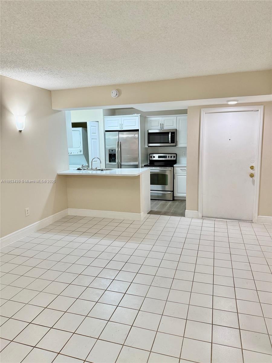 905 NE 209th St #102-30 Miami, FL 33179