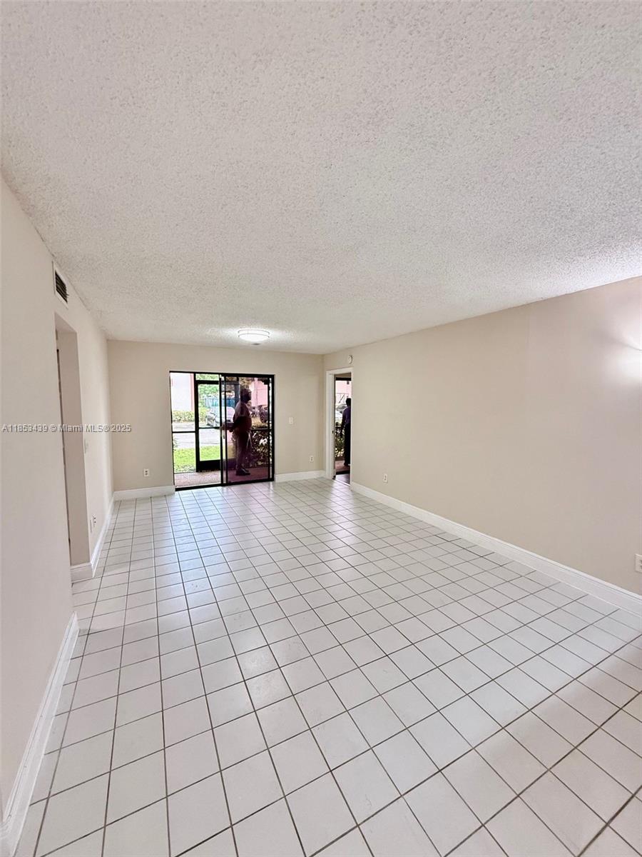 905 NE 209th St #102-30 Miami, FL 33179