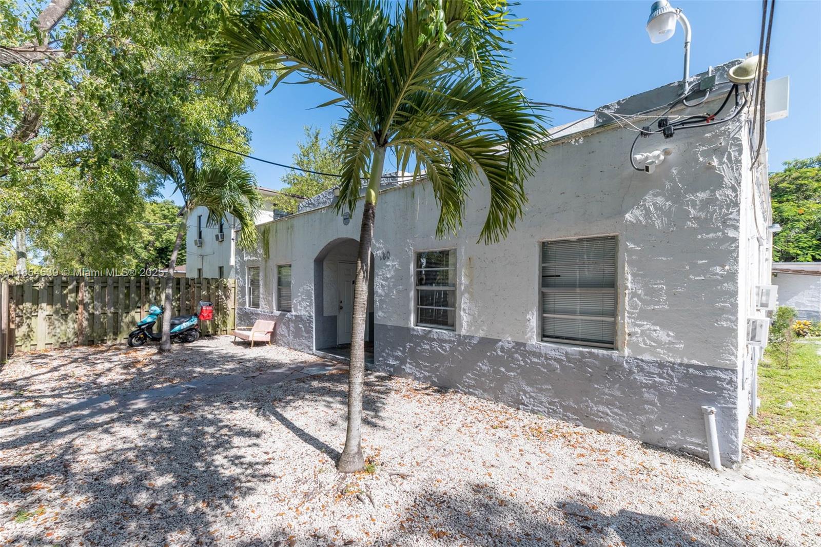 180 NW 59th St