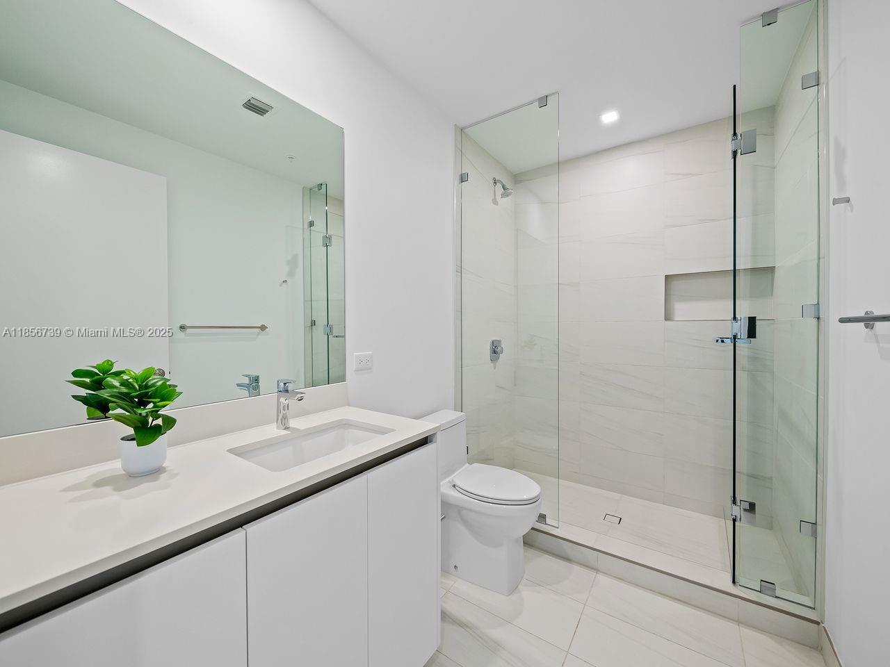 900 N Ocean #1004 Pompano Beach, FL 33062