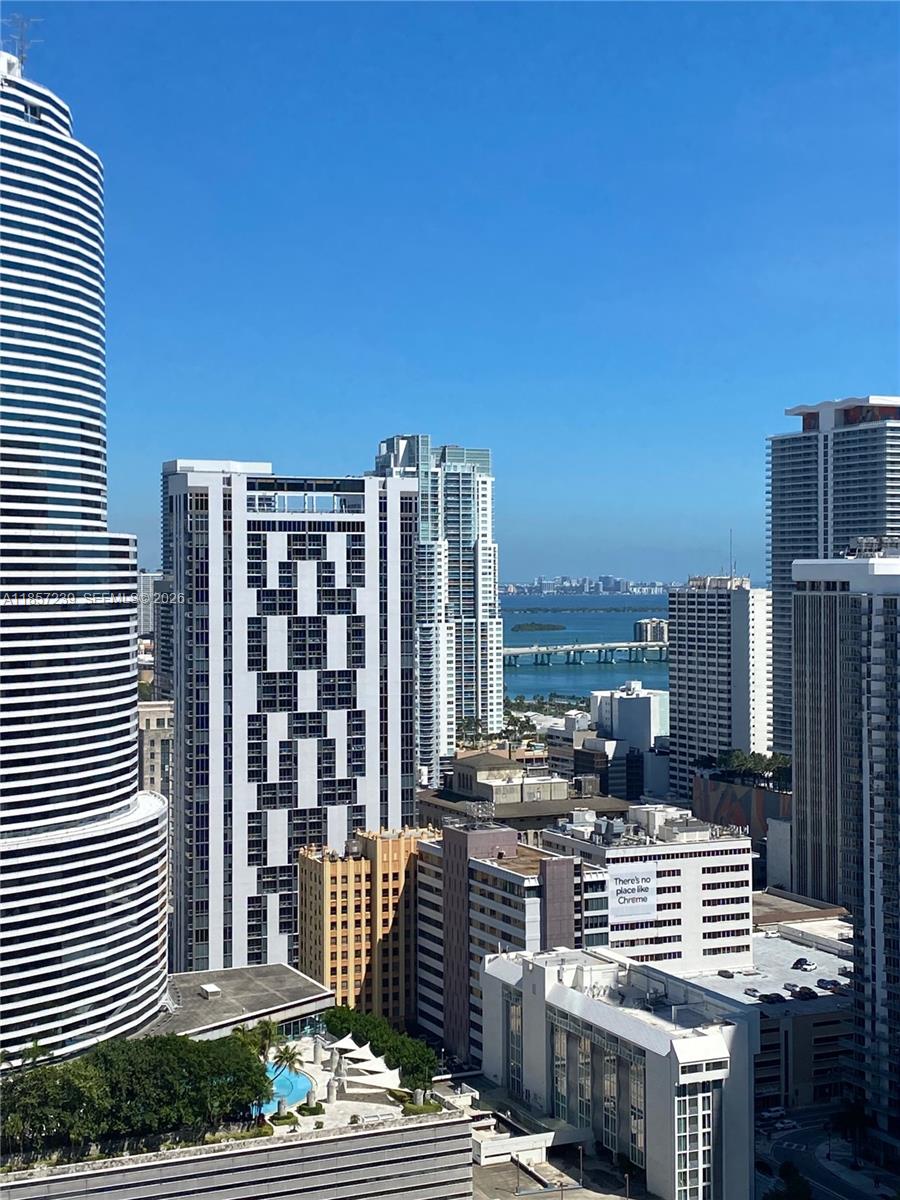 image Brickell on the River North13