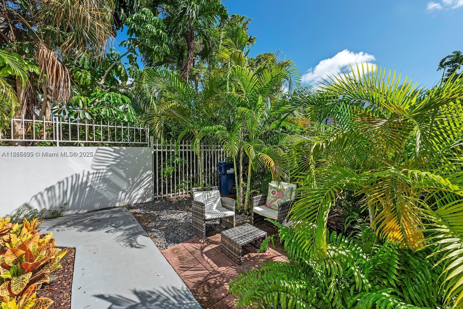 726 Jefferson Ave #1