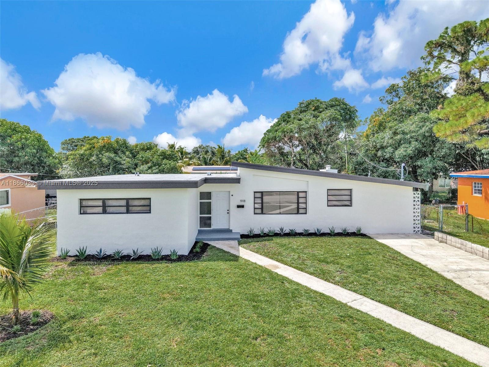 1918 NW 185th St