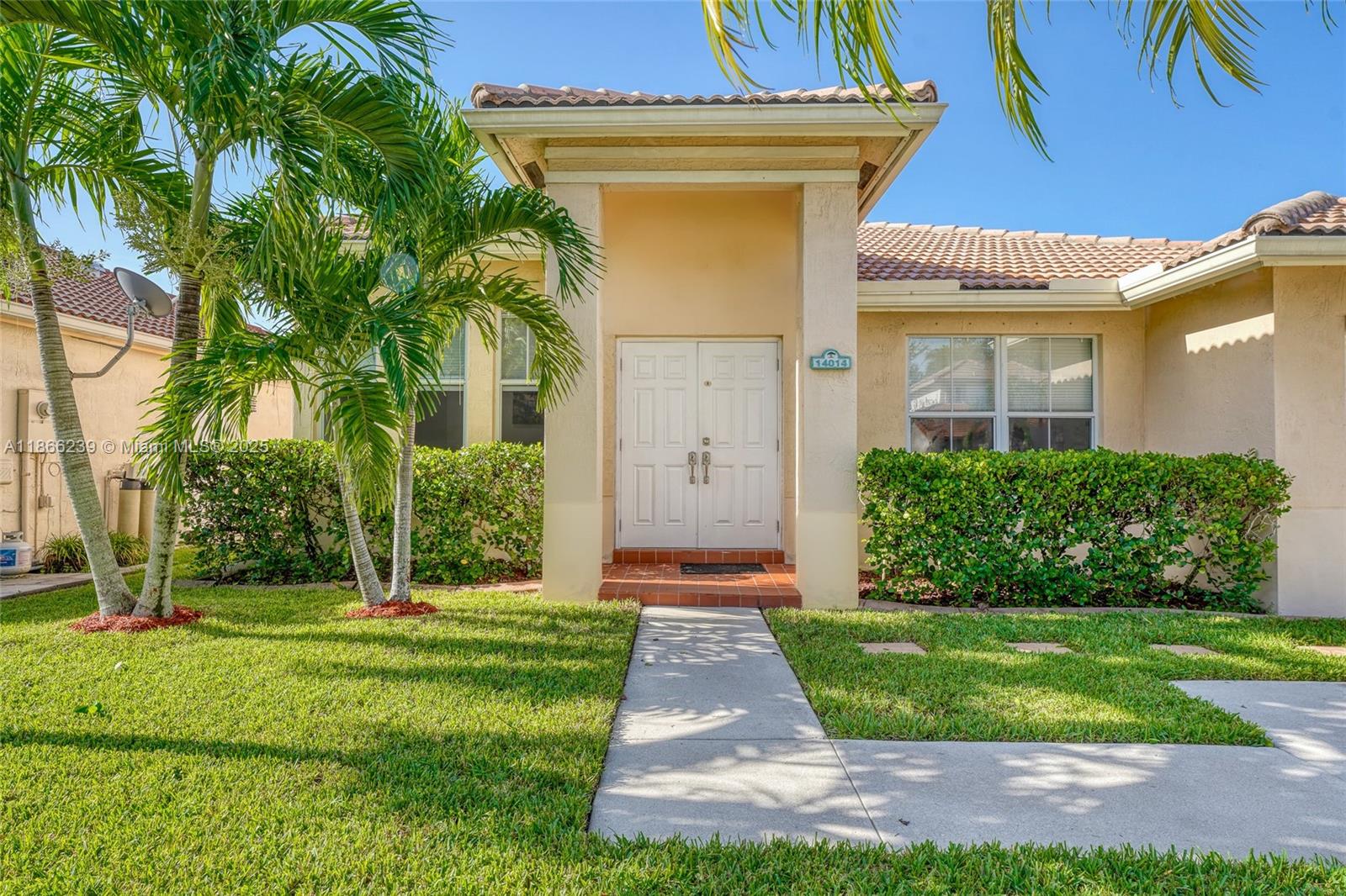 14014 N Cypress Cv Cir