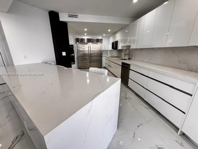 4000 Island Blvd #2301