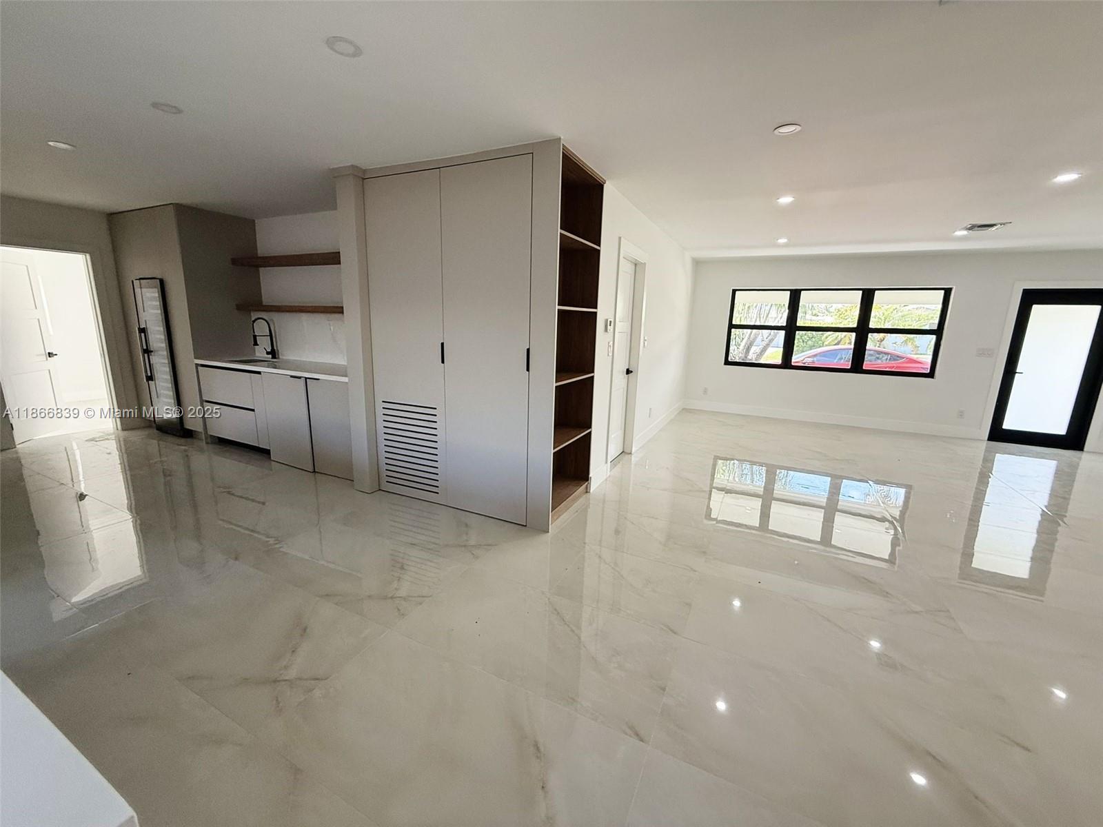 4021 NE 17th Ter Oakland Park, FL 33334