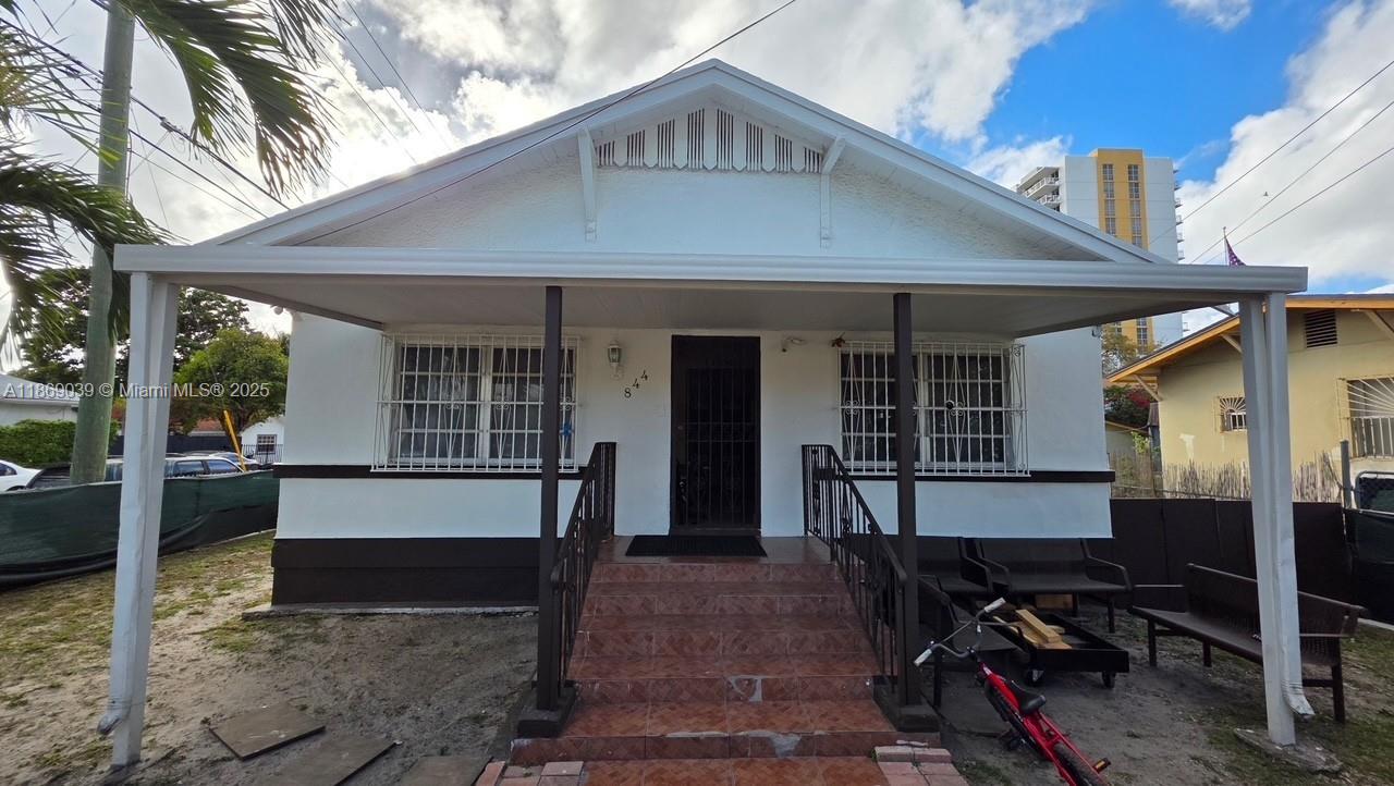844 SW 8th Ct Miami, FL 33130