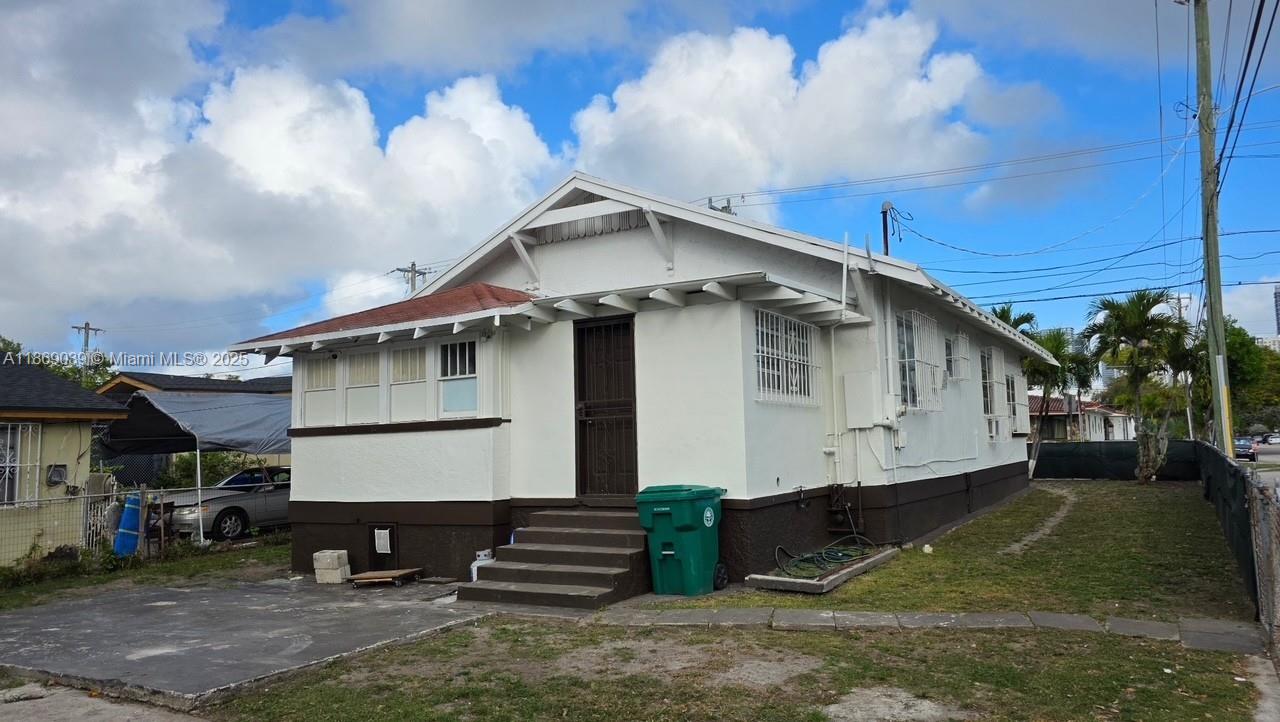 844 SW 8th Ct Miami, FL 33130