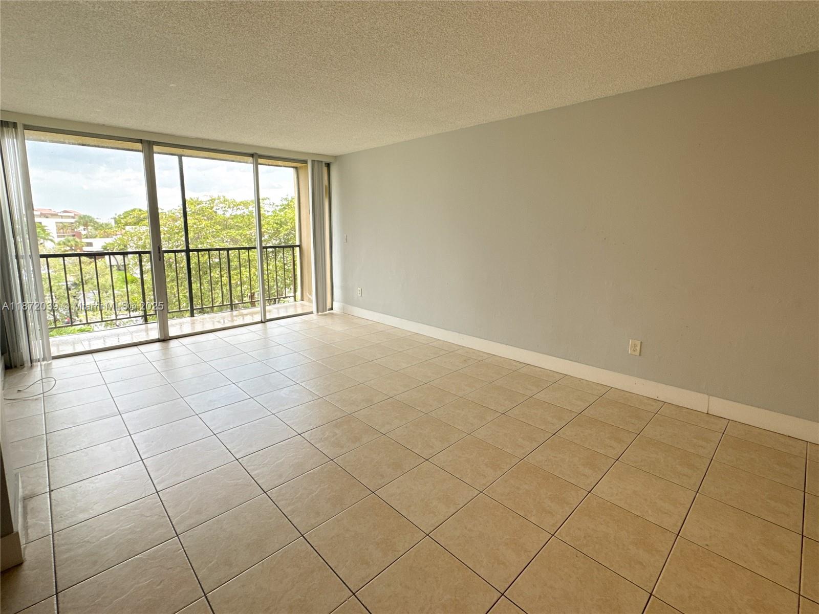 8840 Fontainebleau Blvd #402