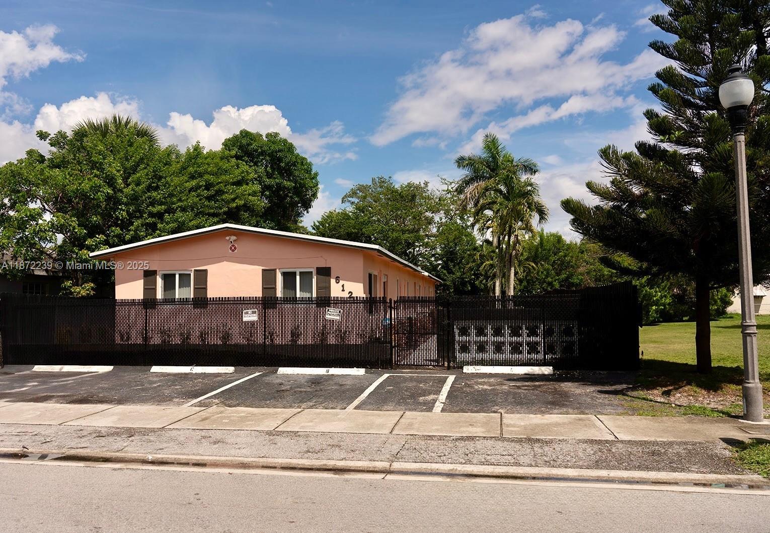 612 NW 10th Ter #A