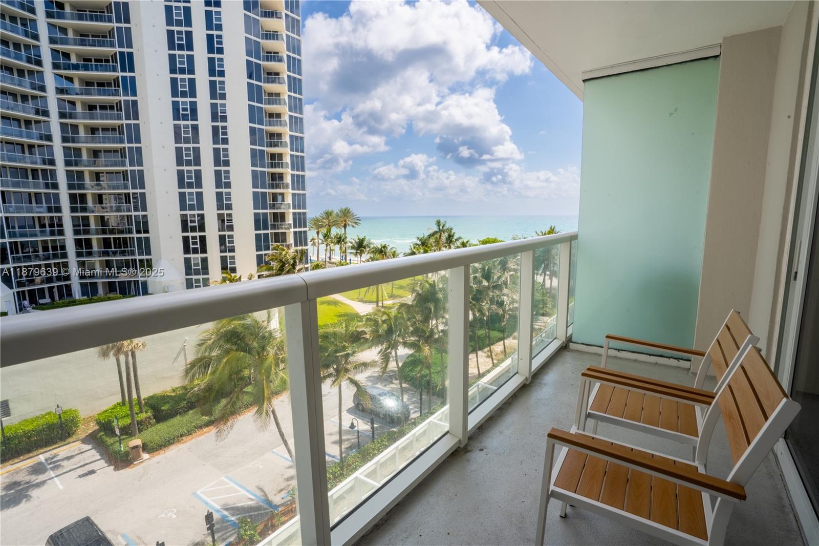 19201 Collins Ave #425