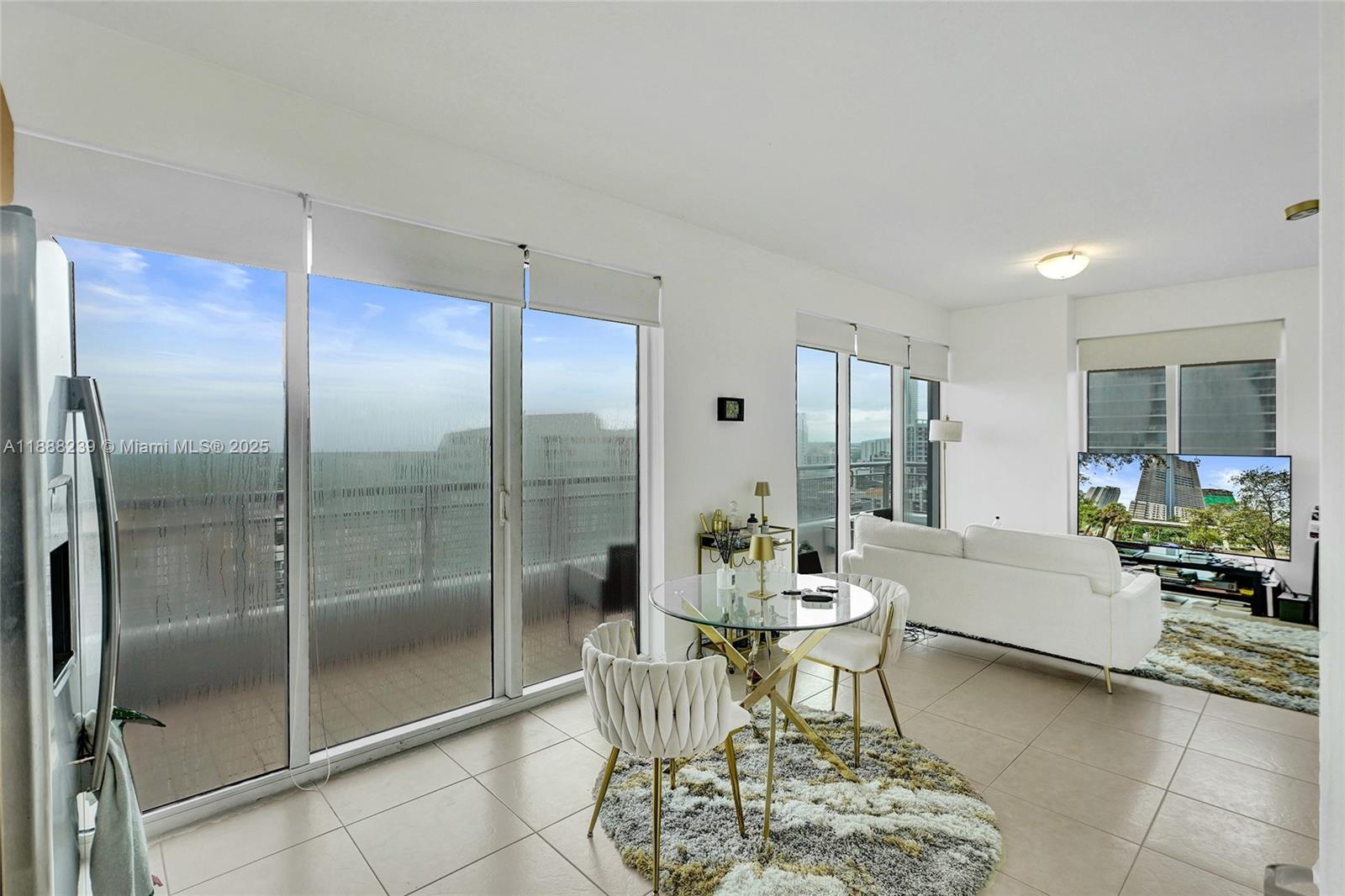 image Infinity At Brickell Cond1