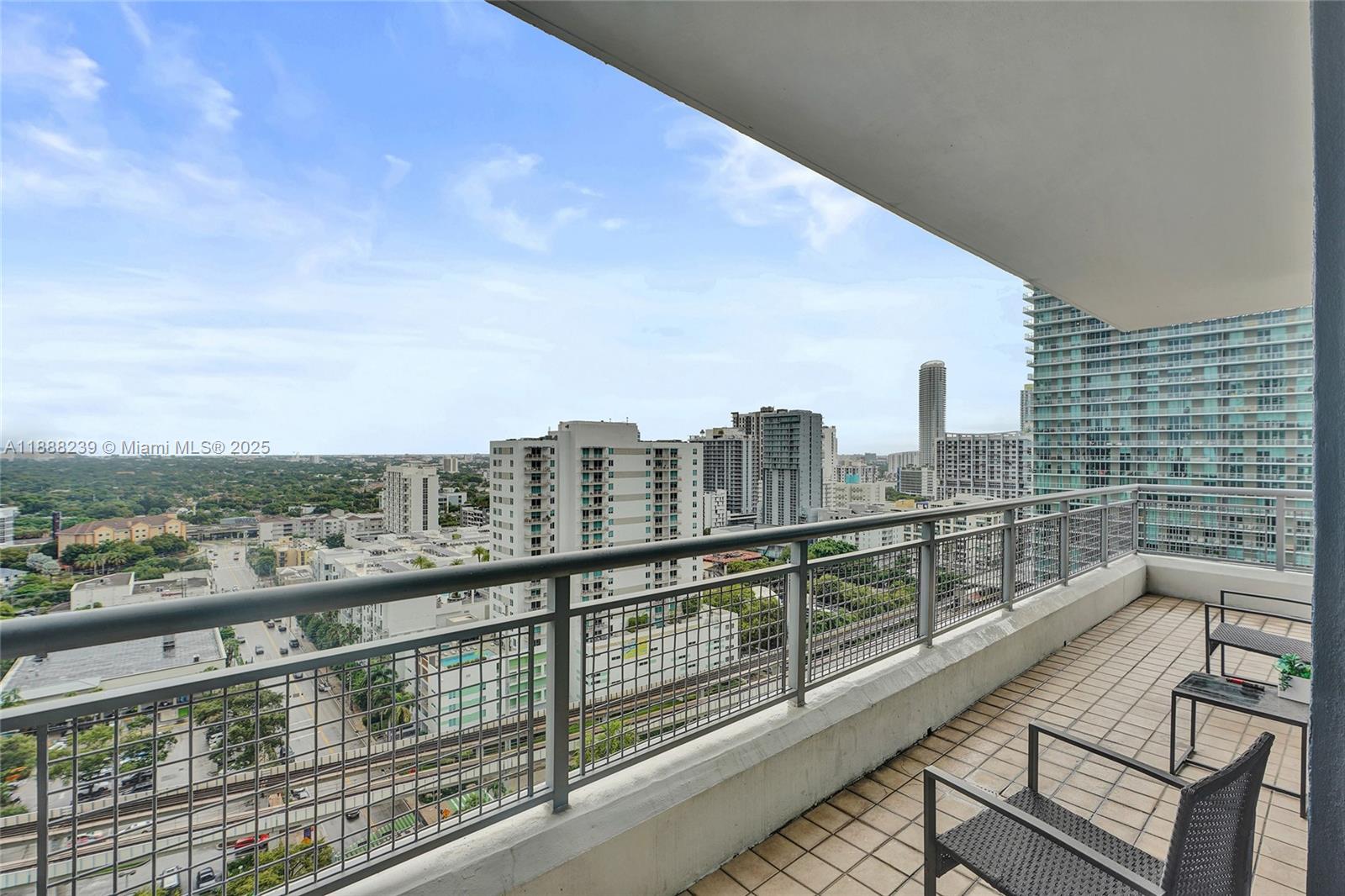 image Infinity At Brickell Cond2