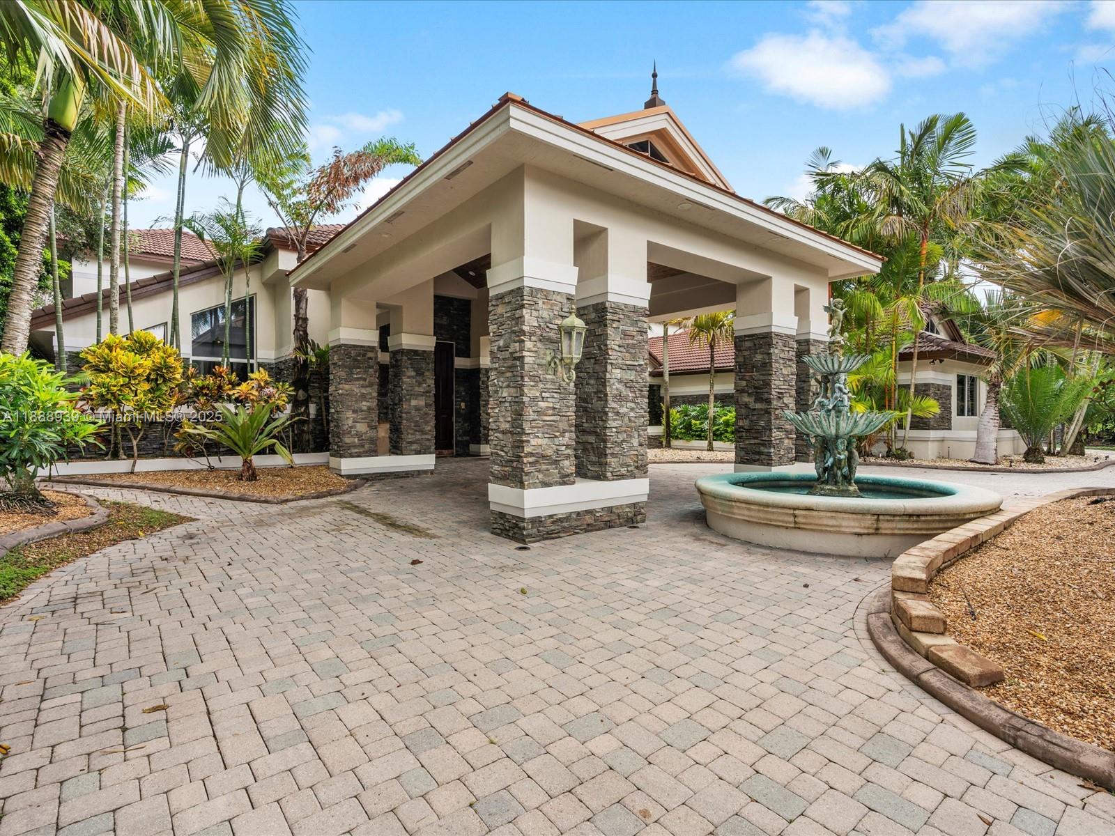 2941 Paddock Ln Weston, FL 33331 2941 Paddock Ln Weston, FL 33331