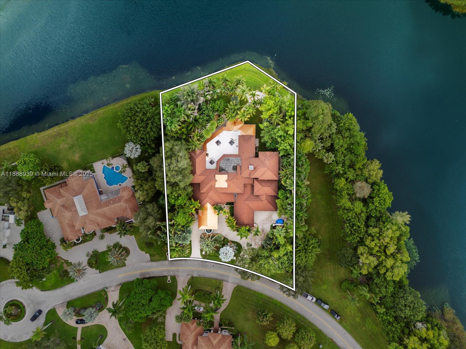 2941 Paddock Ln Weston, FL 33331 2941 Paddock Ln Weston, FL 33331