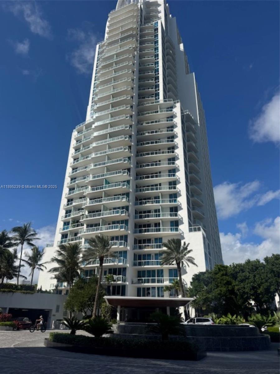 50 S Pointe Dr #705