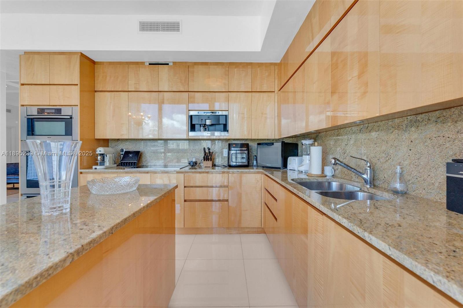 image Continuum On South Beach12