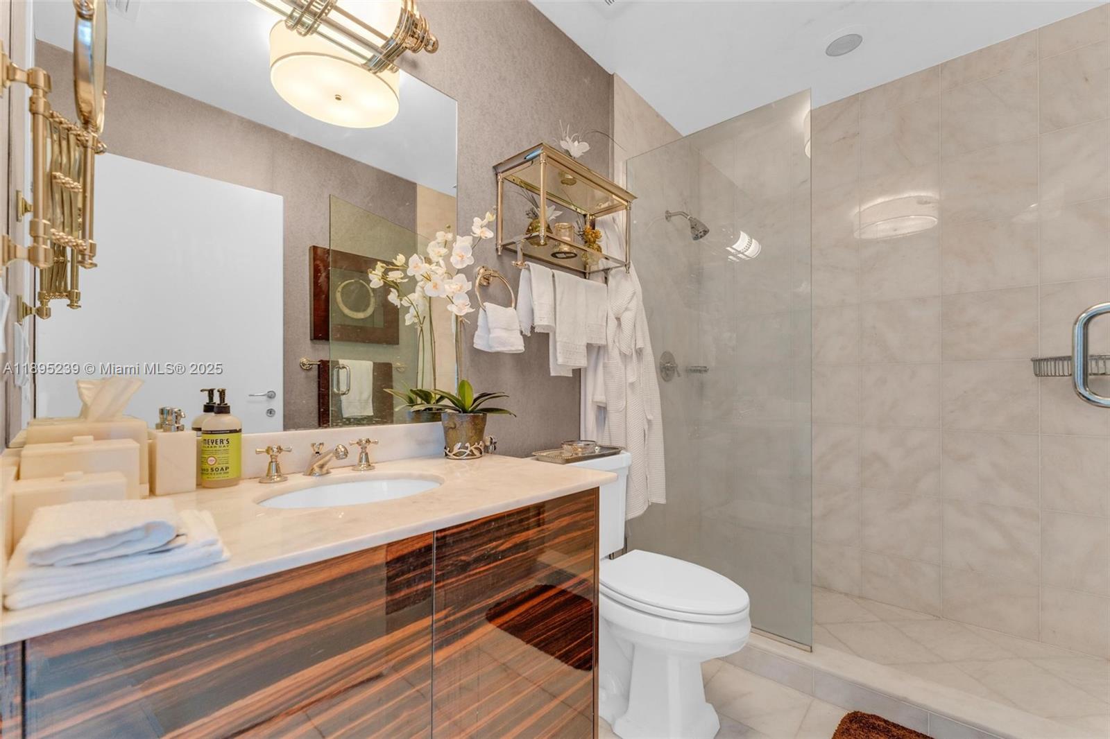 image Continuum On South Beach23