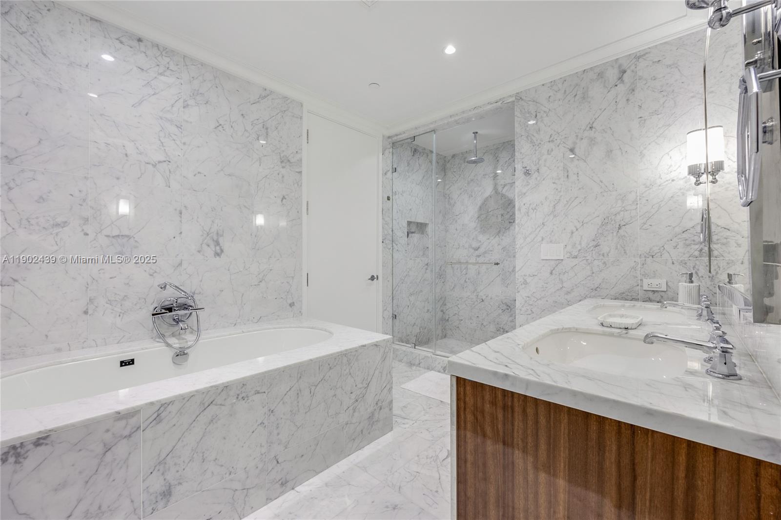 15701 Collins Ave #1402 Sunny Isles Beach, FL 33160