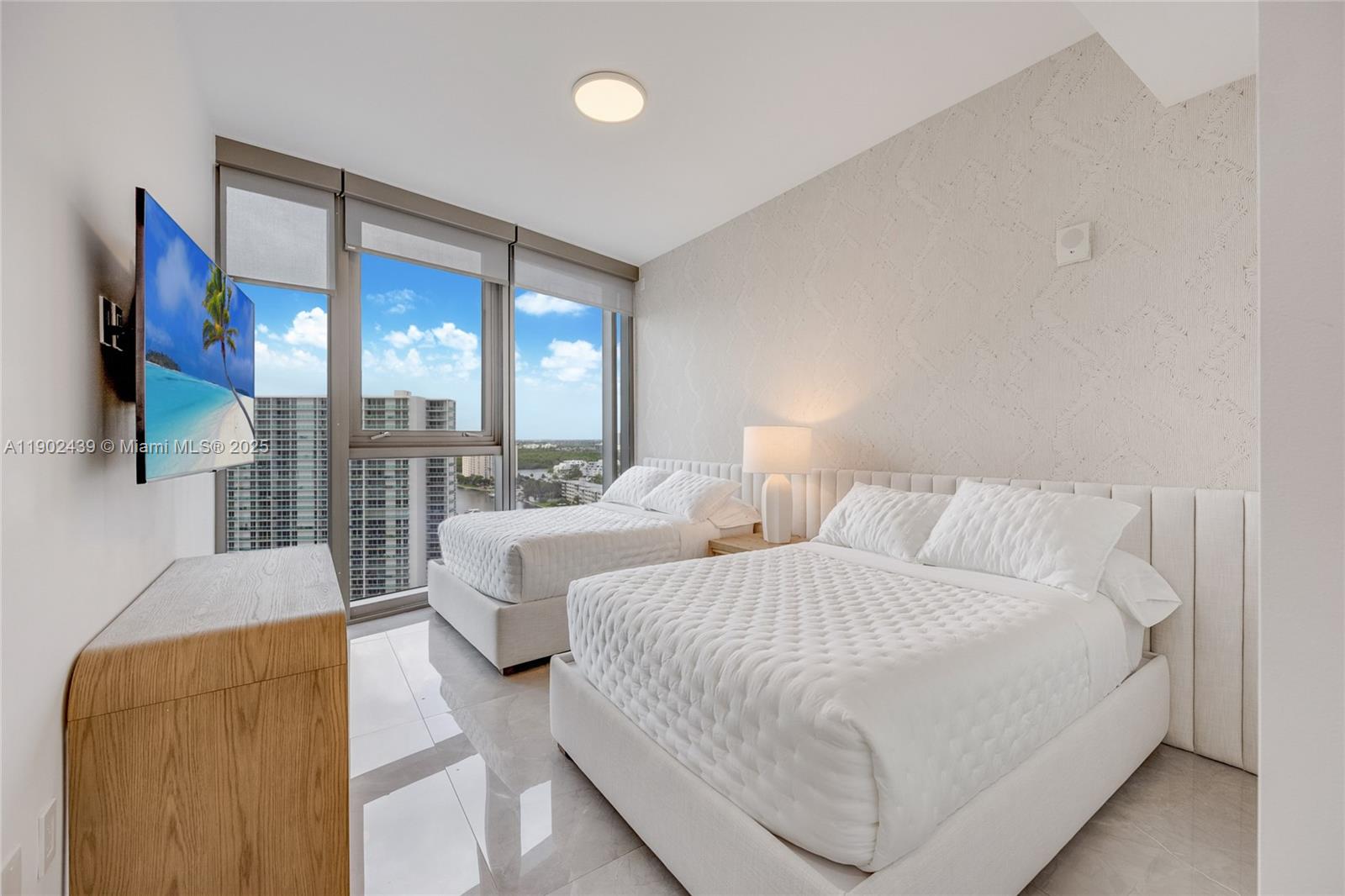 15701 Collins Ave #1402 Sunny Isles Beach, FL 33160