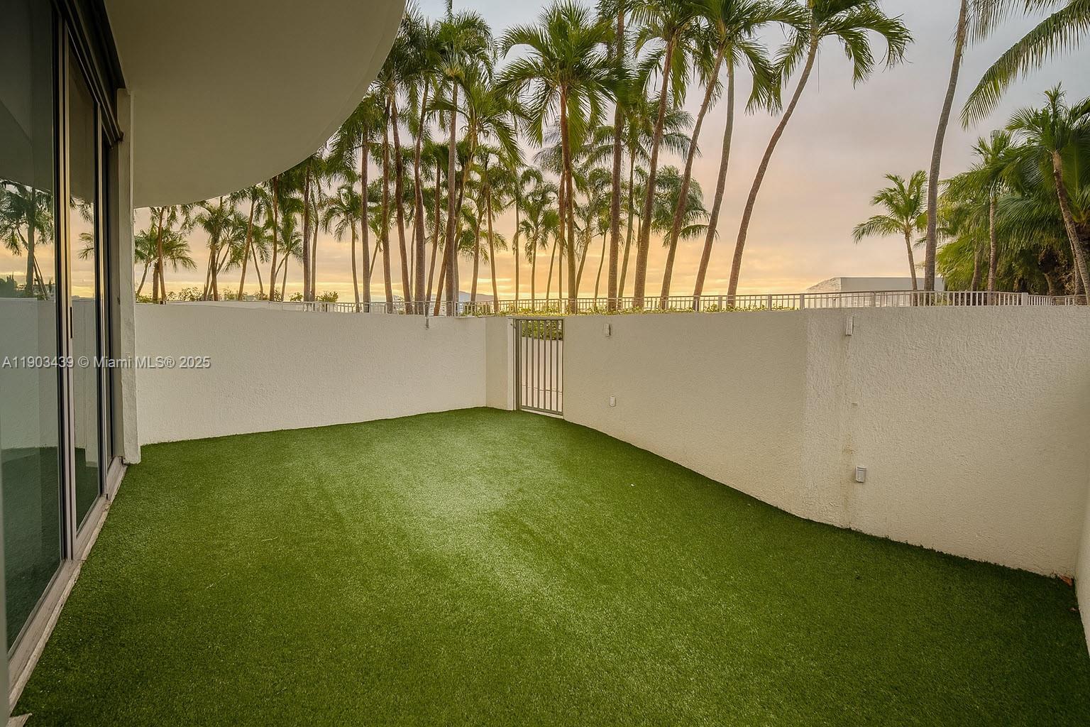 image Uptown Marina Lofts0