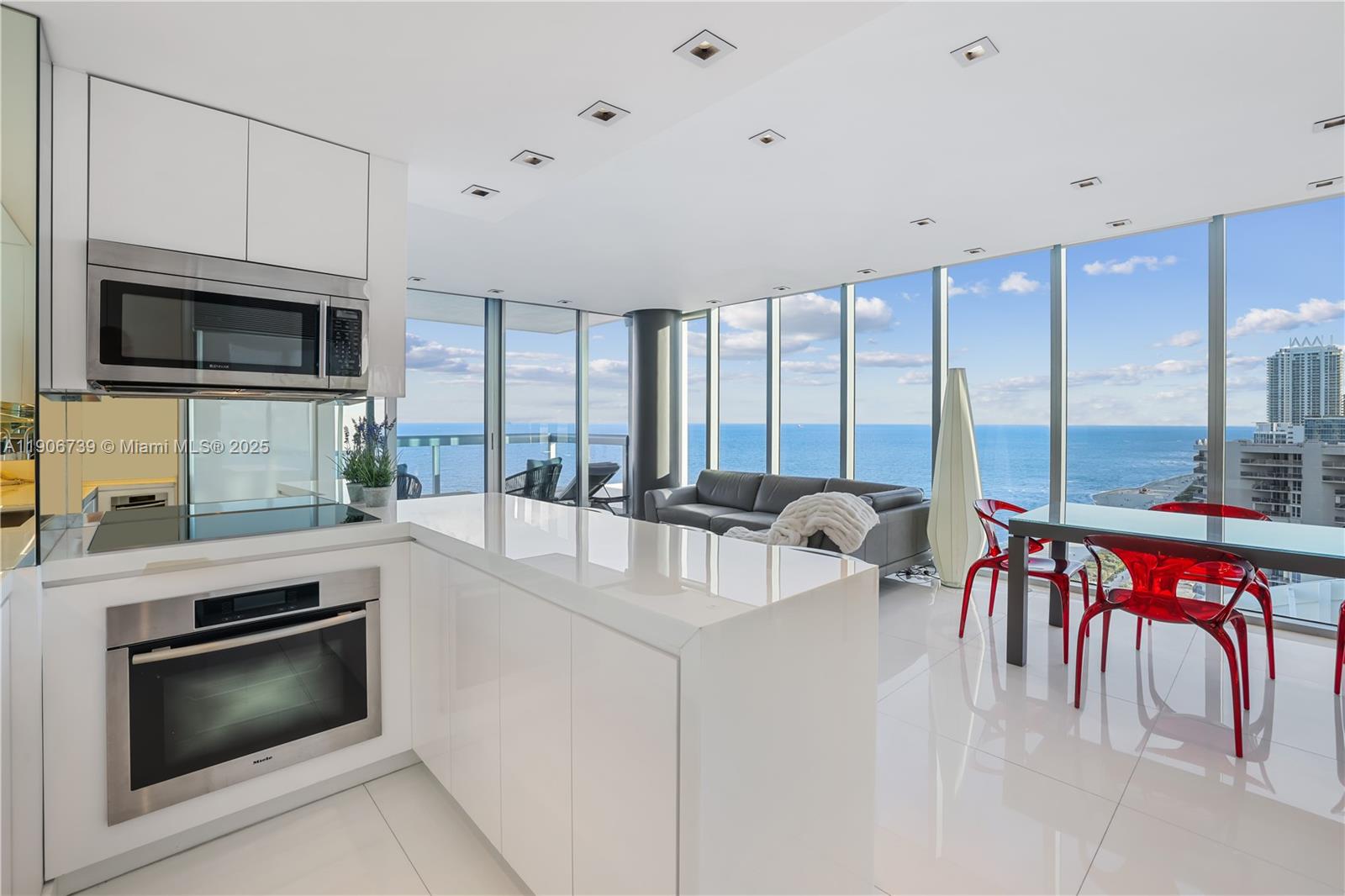 6899 Collins Ave #2208 Miami Beach, FL 33141