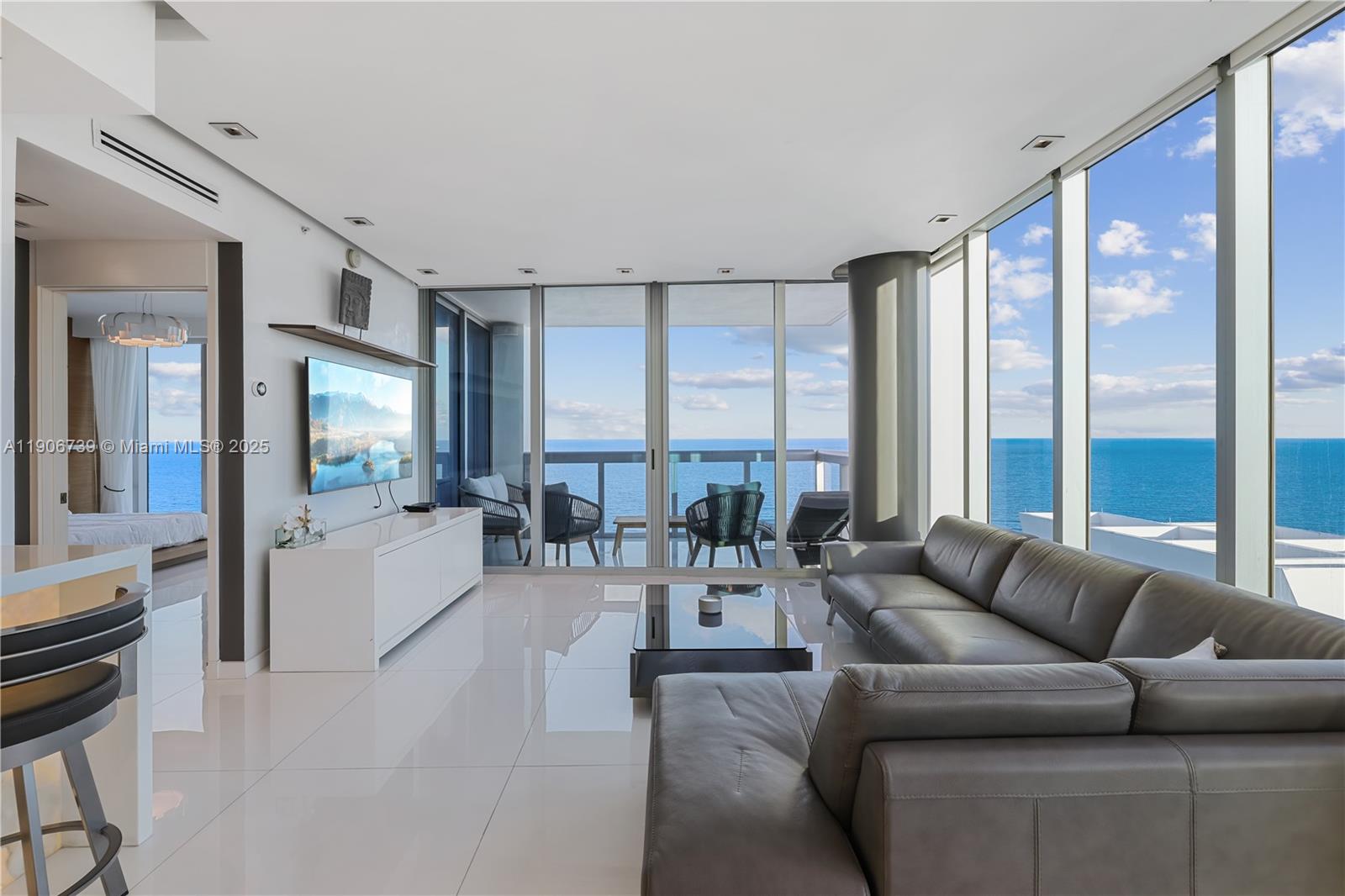 6899 Collins Ave #2208 Miami Beach, FL 33141