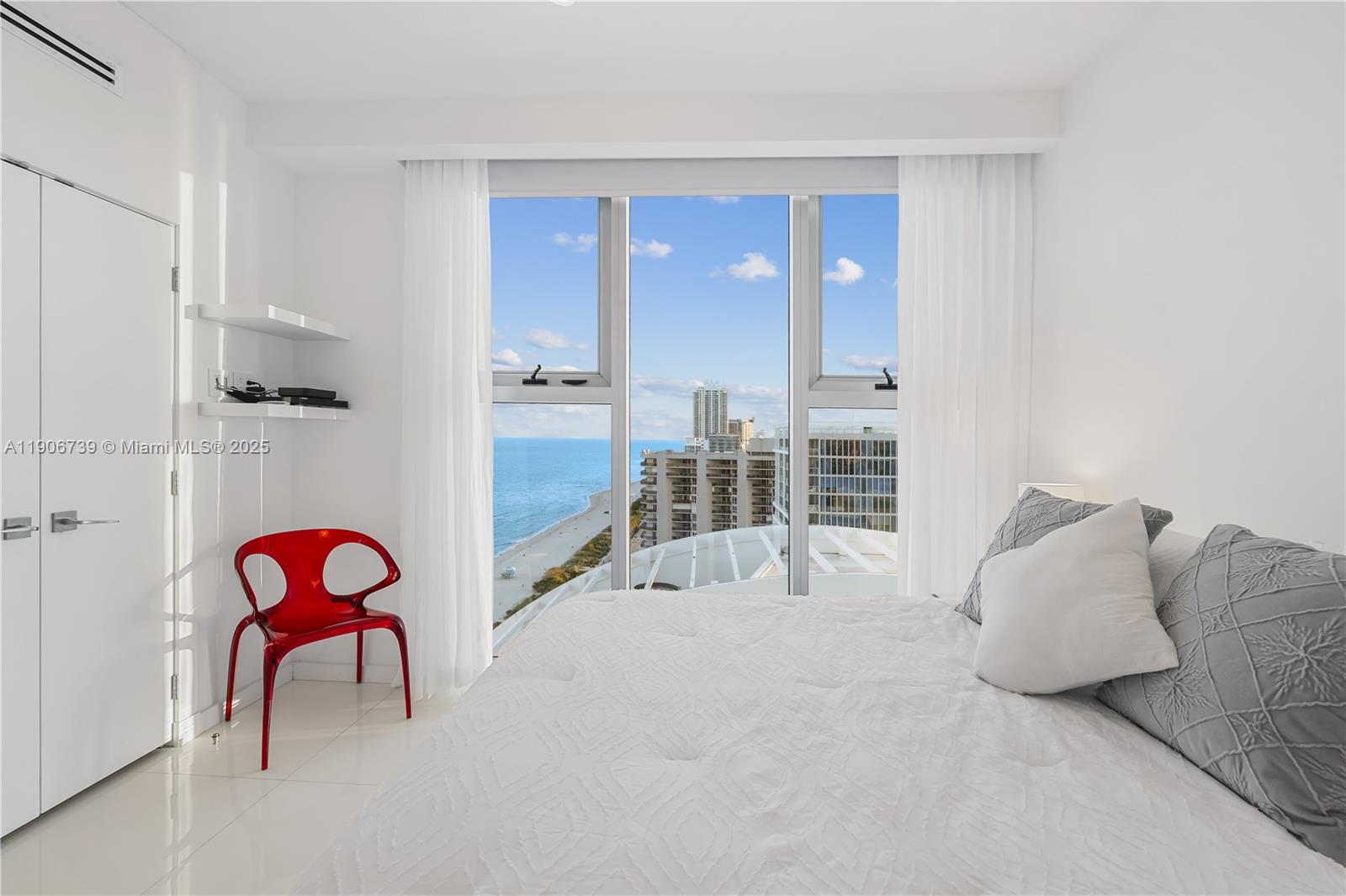 6899 Collins Ave #2208 Miami Beach, FL 33141