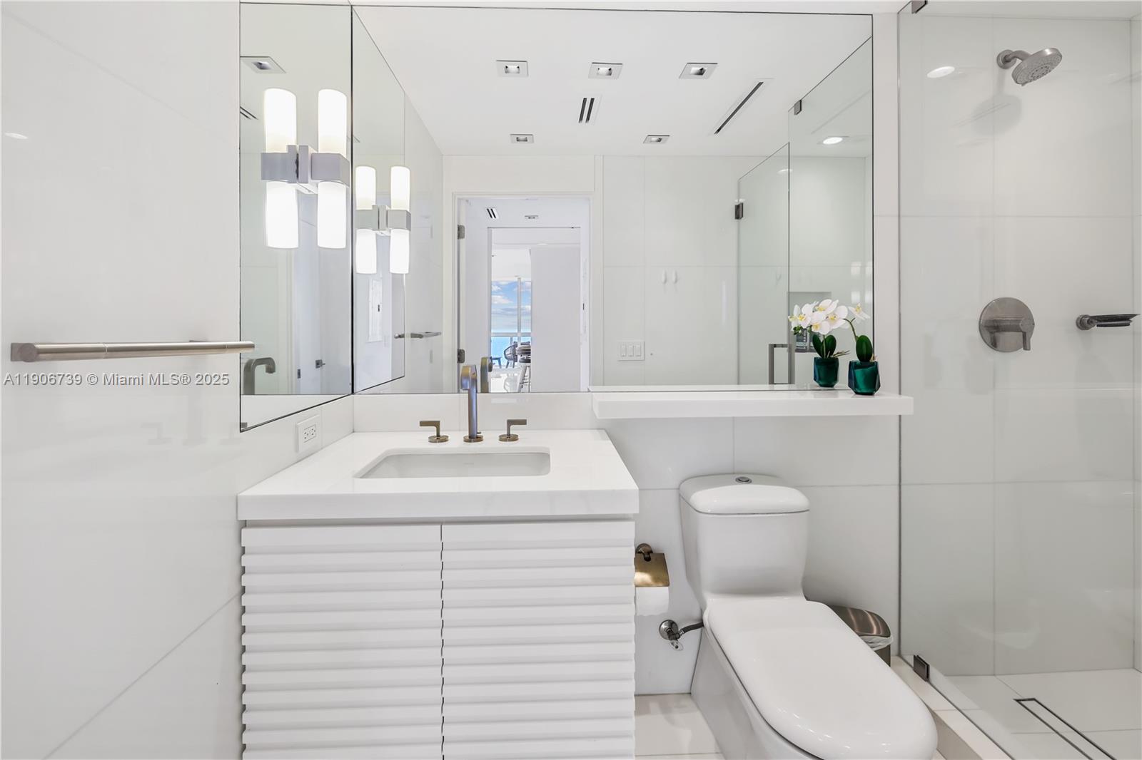 6899 Collins Ave #2208 Miami Beach, FL 33141