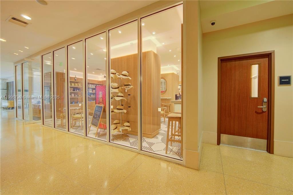 6899 Collins Ave #2208 Miami Beach, FL 33141