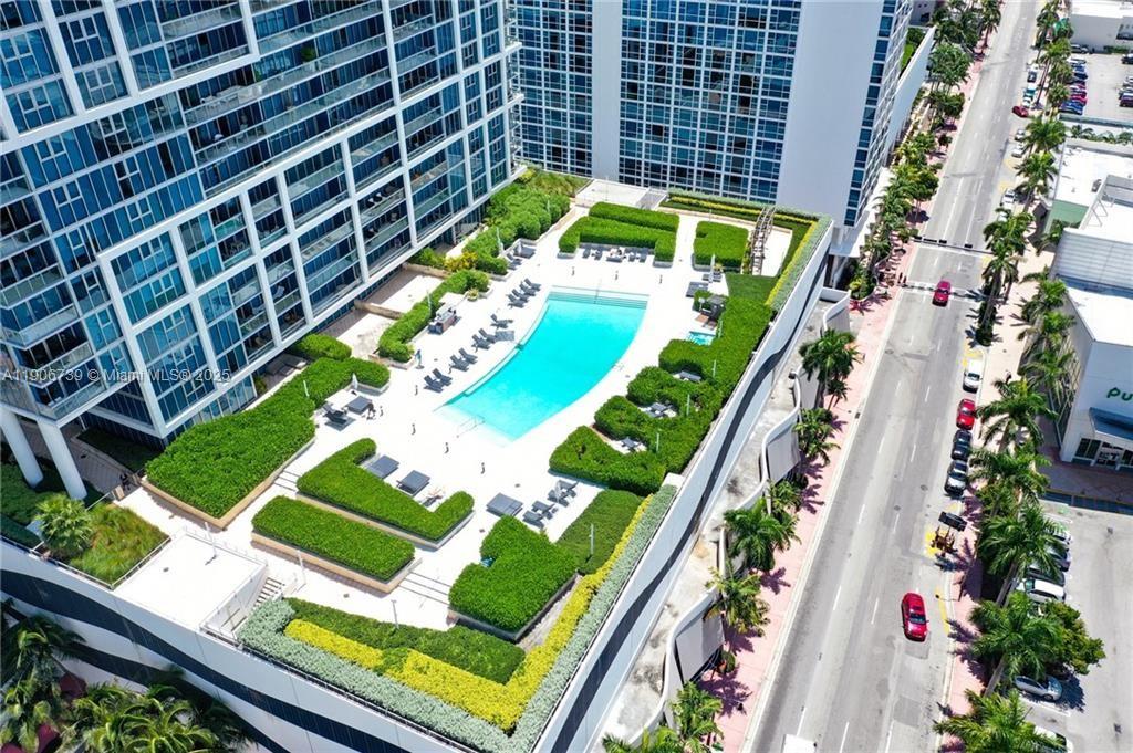 6899 Collins Ave #2208 Miami Beach, FL 33141