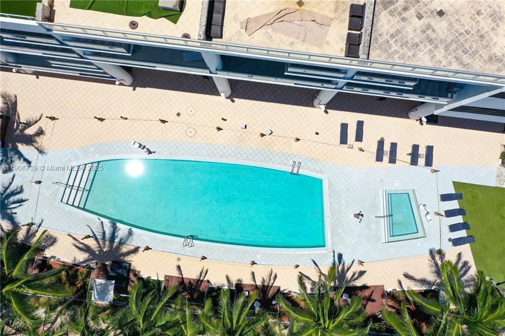 6899 Collins Ave #2208 Miami Beach, FL 33141