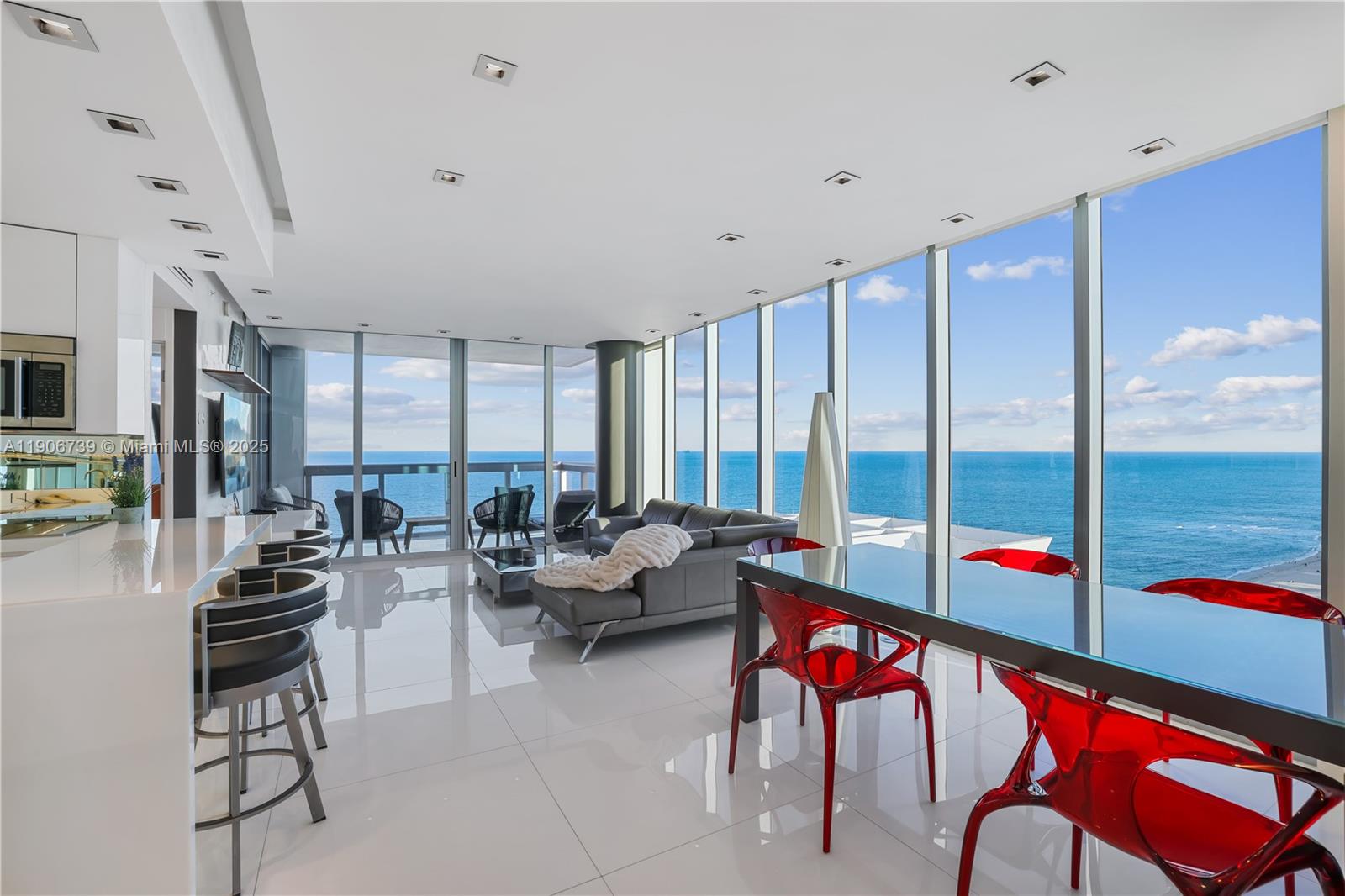 6899 Collins Ave #2208 Miami Beach, FL 33141