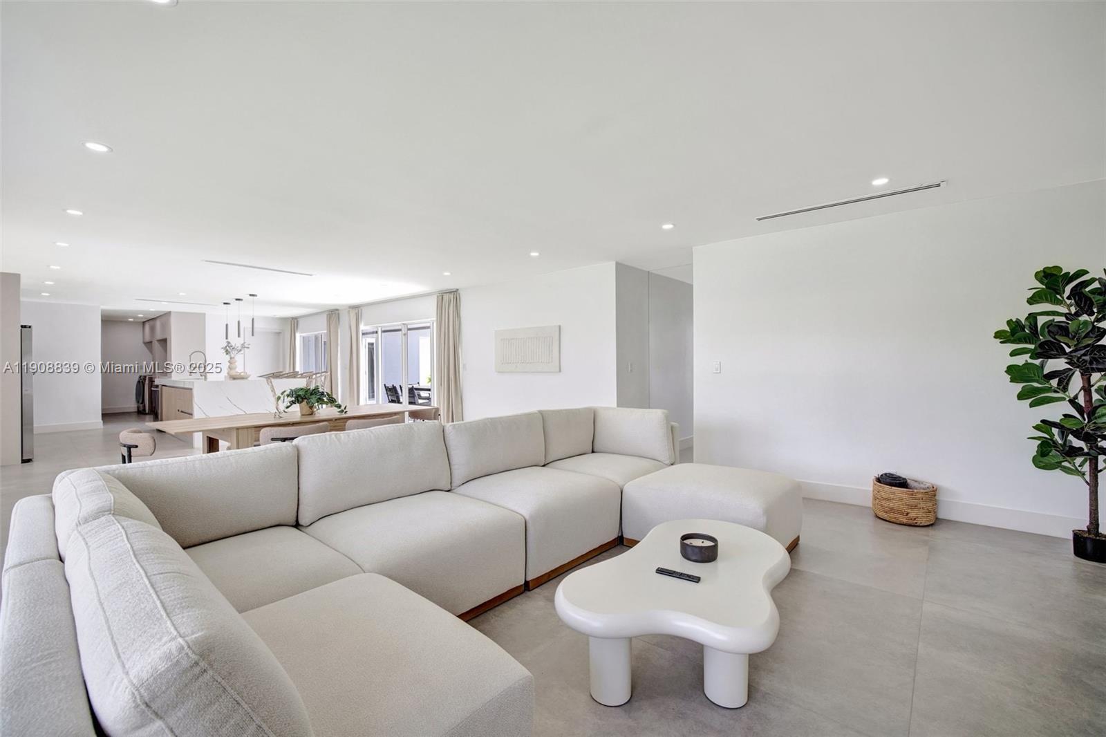 1448 NE 57th Pl Fort Lauderdale, FL 33334