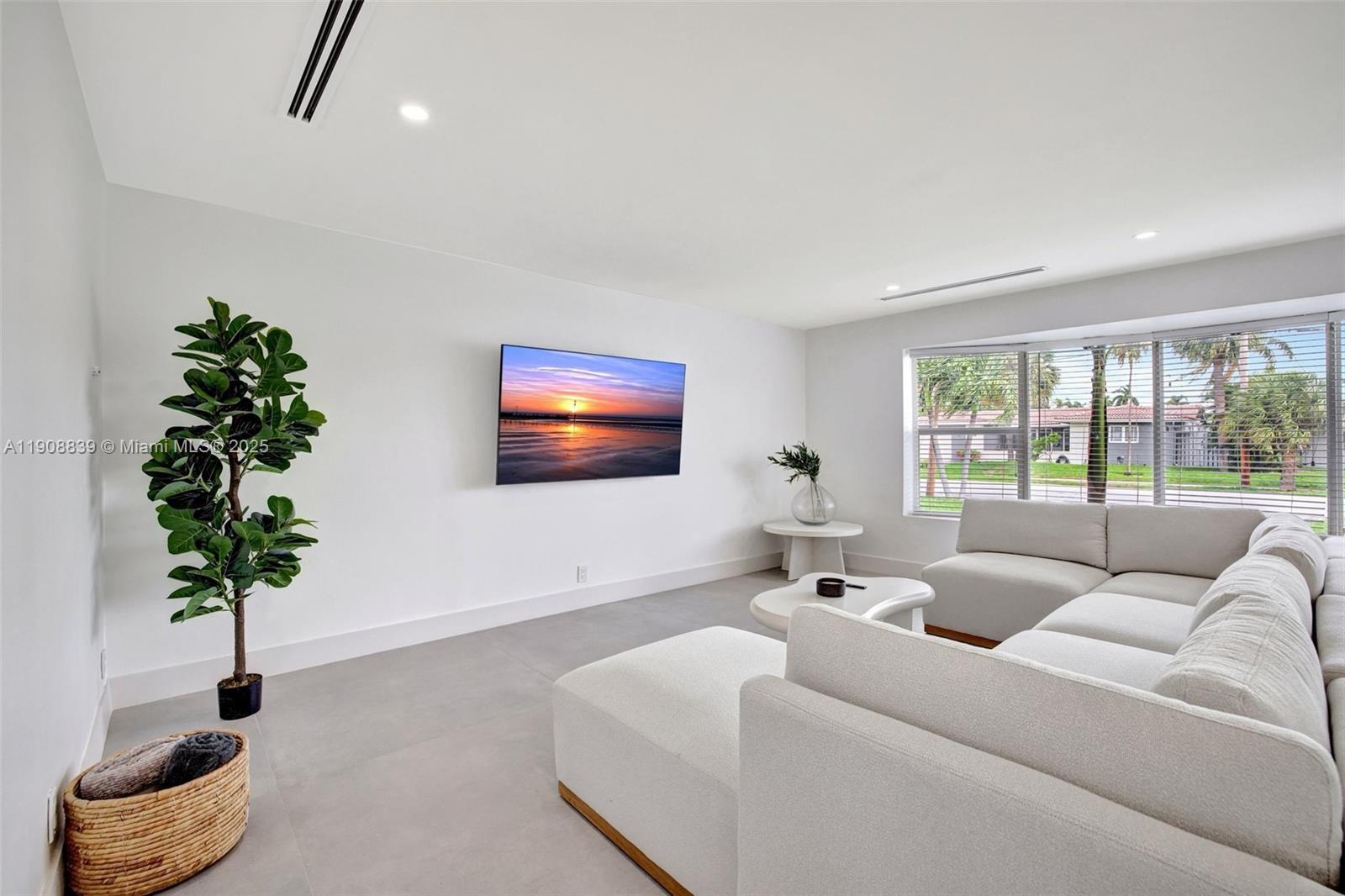 1448 NE 57th Pl Fort Lauderdale, FL 33334