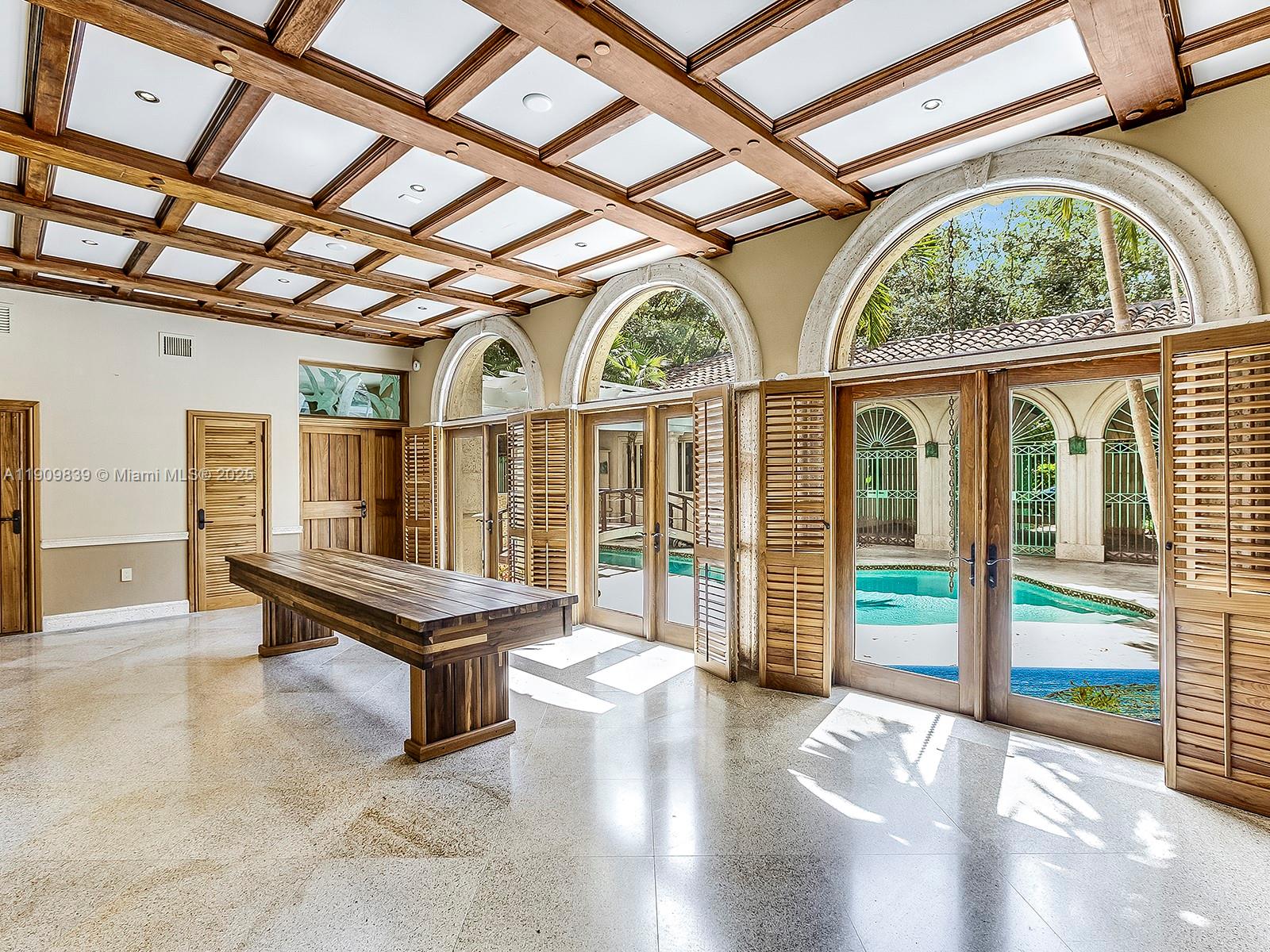 3504 Banyan Cir Miami, FL 33133