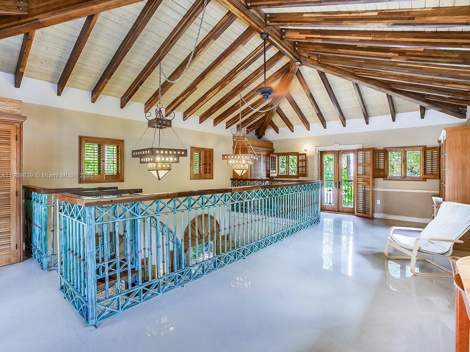 3504 Banyan Cir Miami, FL 33133