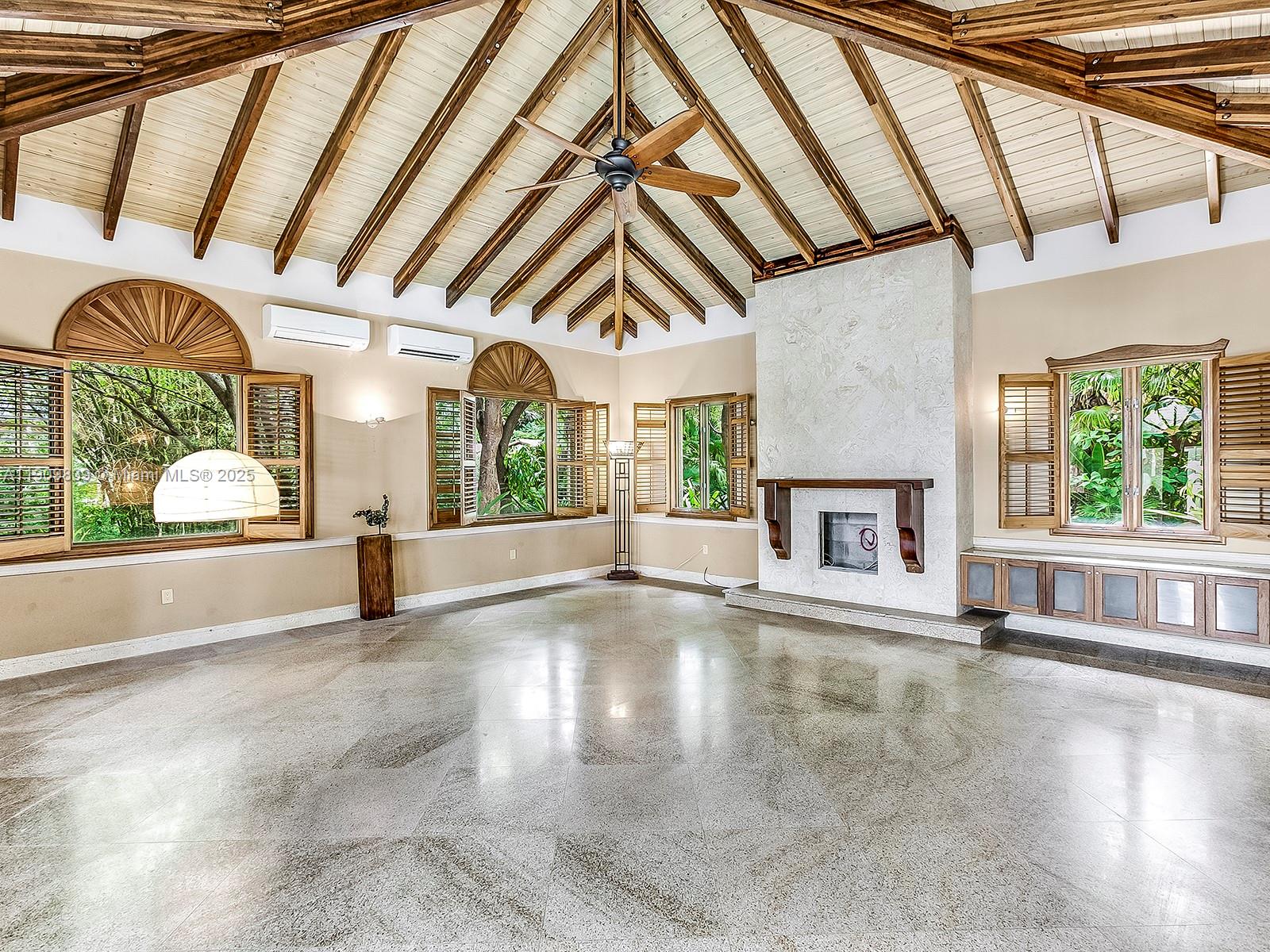 3504 Banyan Cir Miami, FL 33133