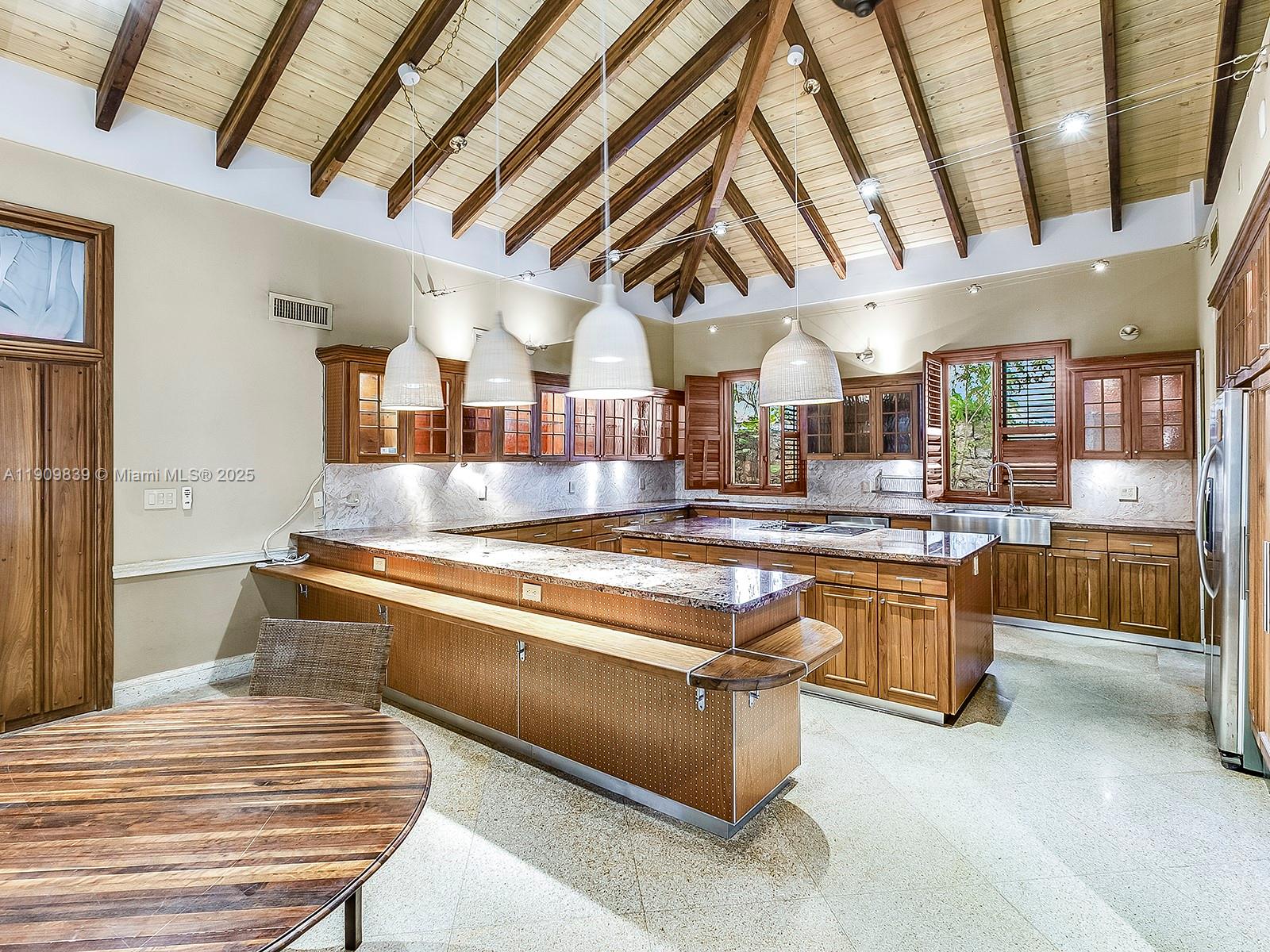 3504 Banyan Cir Miami, FL 33133