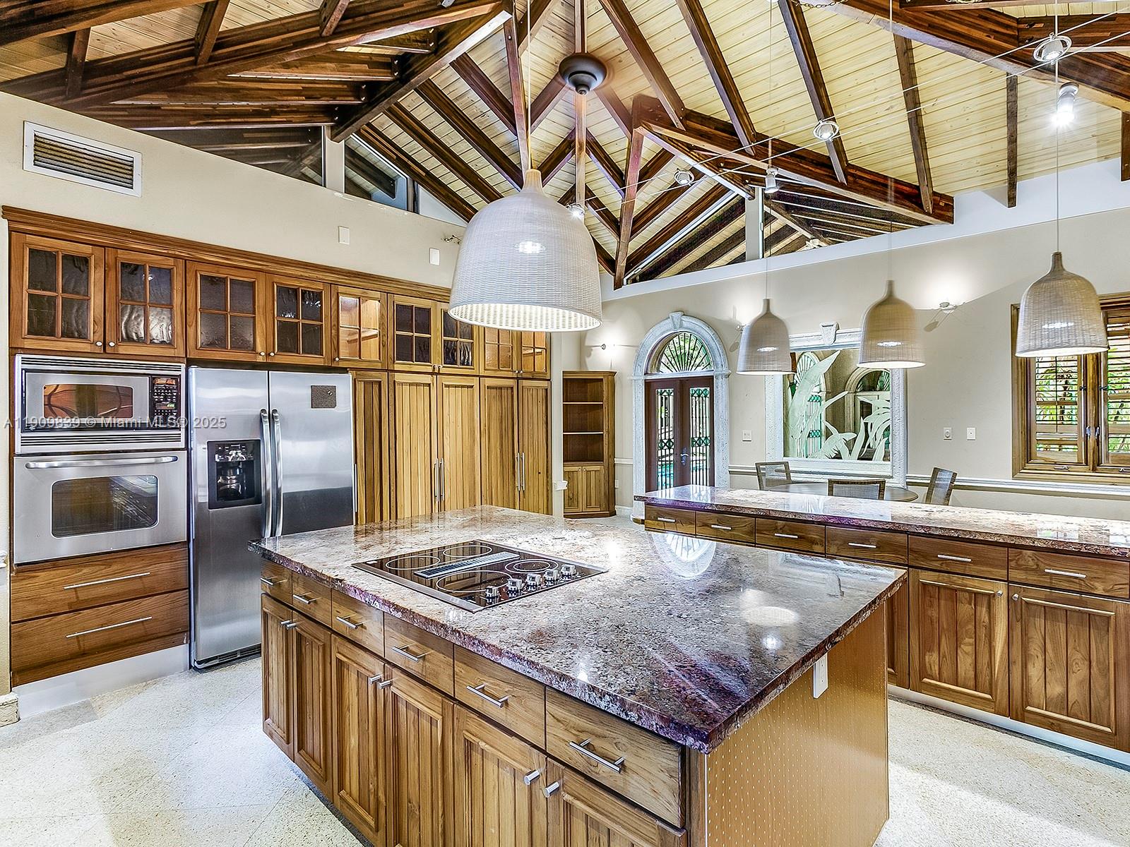 3504 Banyan Cir Miami, FL 33133