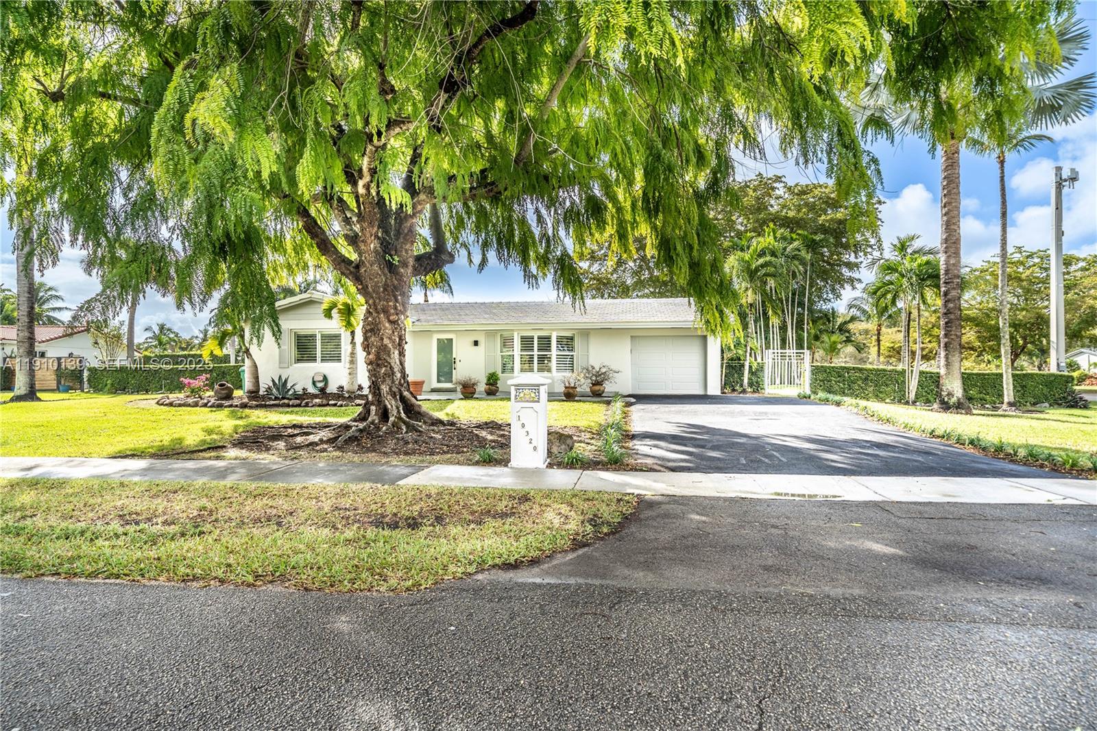 10320 SW 91st St Miami, FL 33176