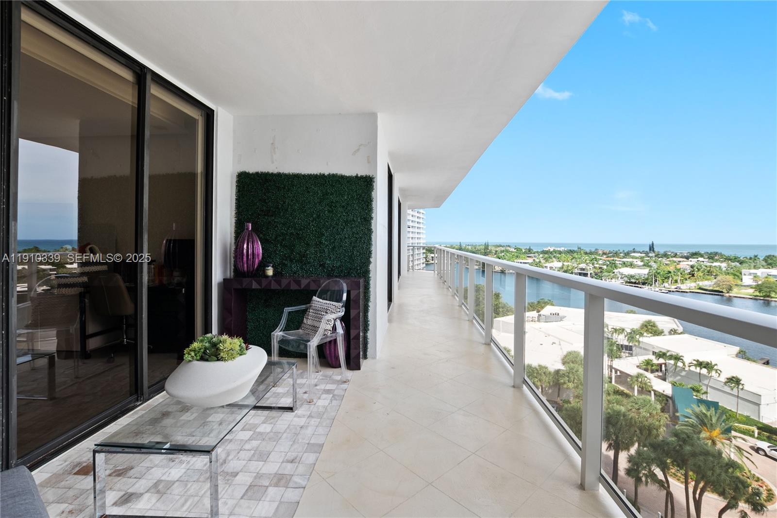 image Hamptons West22