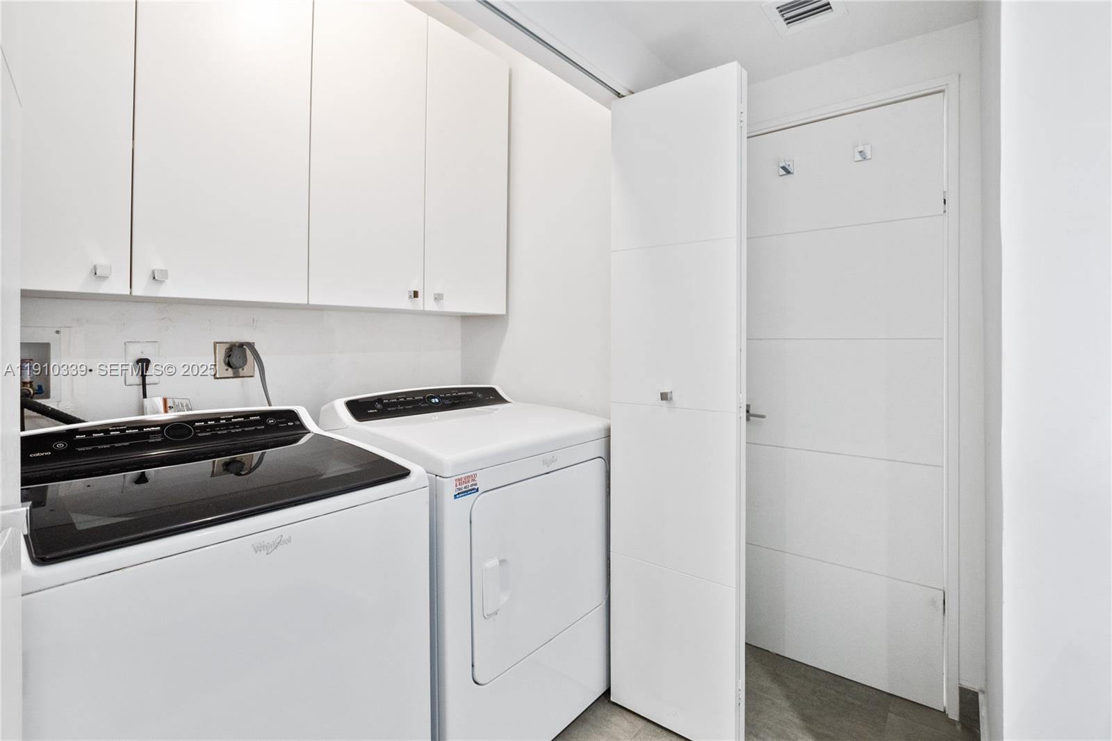 image Hamptons West32