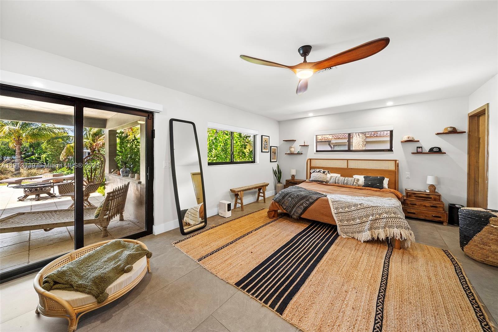 419 Alamanda Dr Hallandale Beach, FL 33009