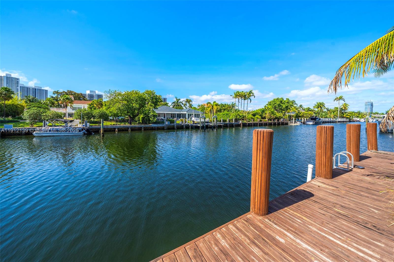 419 Alamanda Dr Hallandale Beach, FL 33009