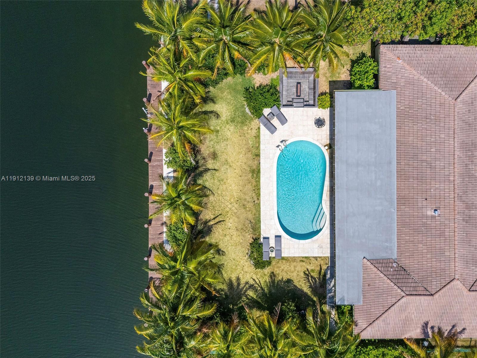 419 Alamanda Dr Hallandale Beach, FL 33009