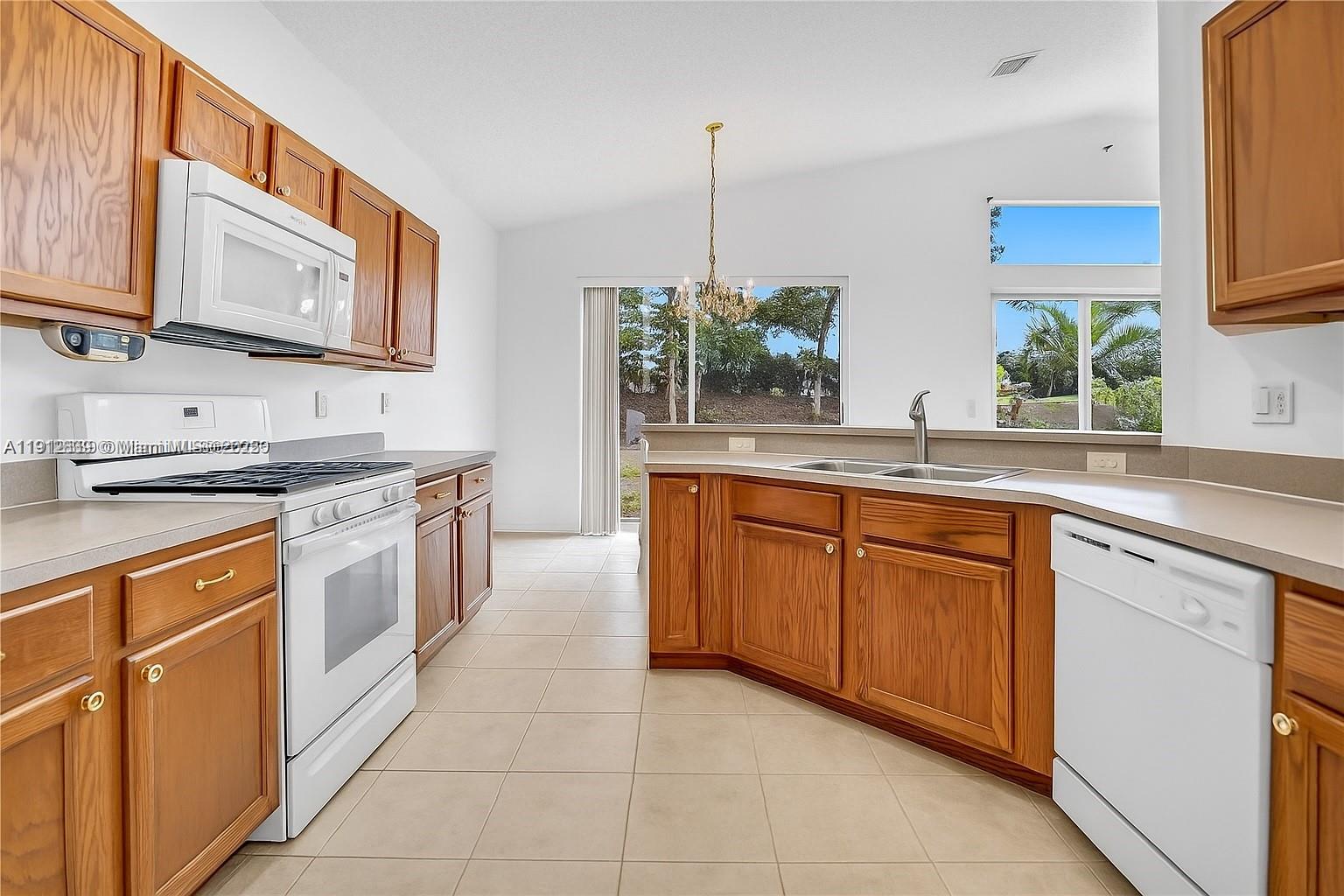 6231 SW 195th Ave Pembroke Pines, FL 33332