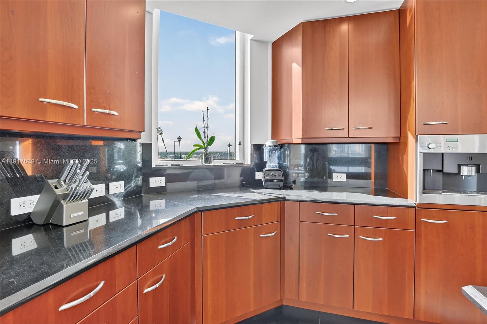 6000 Island Blvd #1208 Aventura, FL 33160