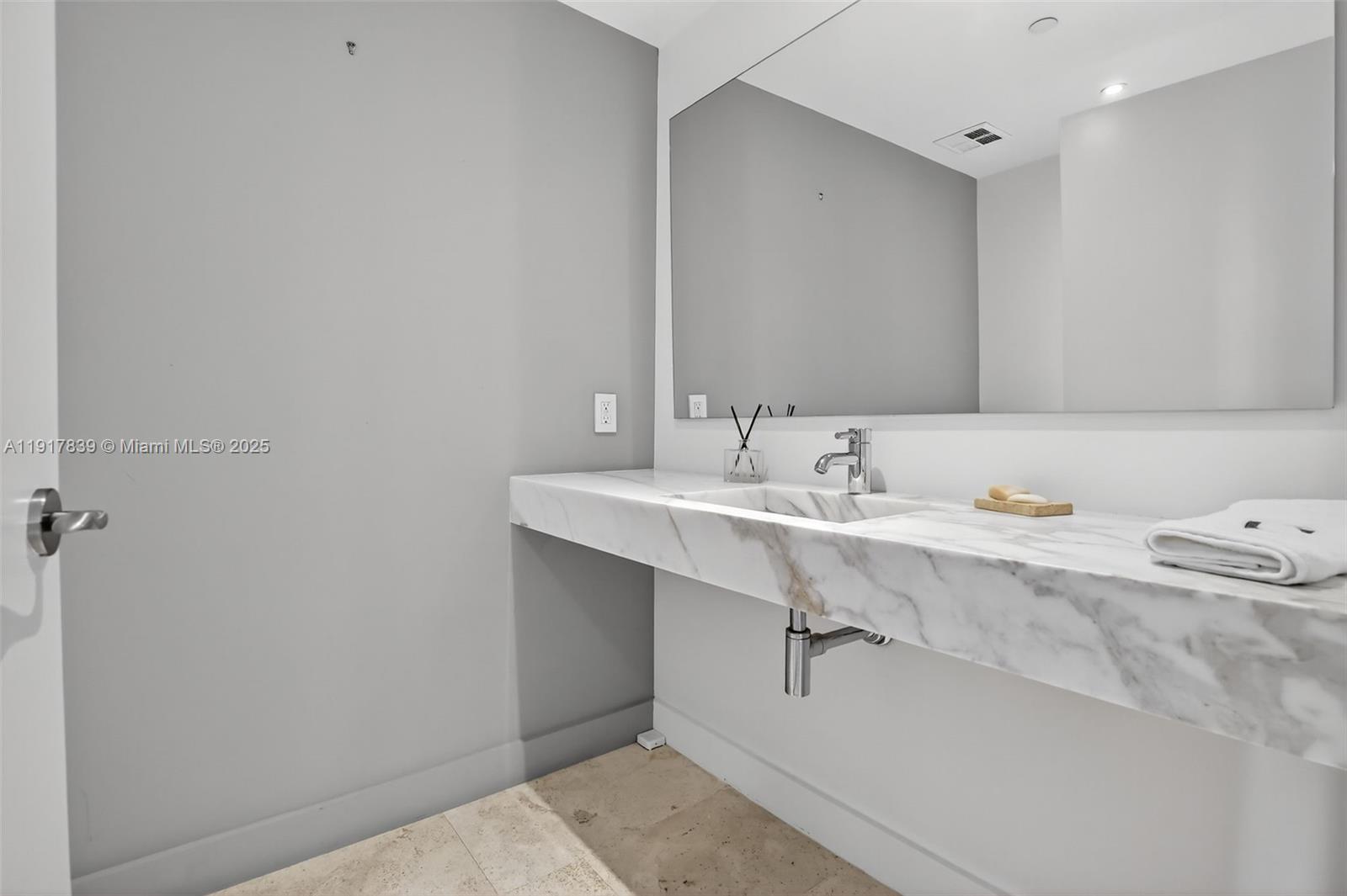 6000 Island Blvd #1208 Aventura, FL 33160