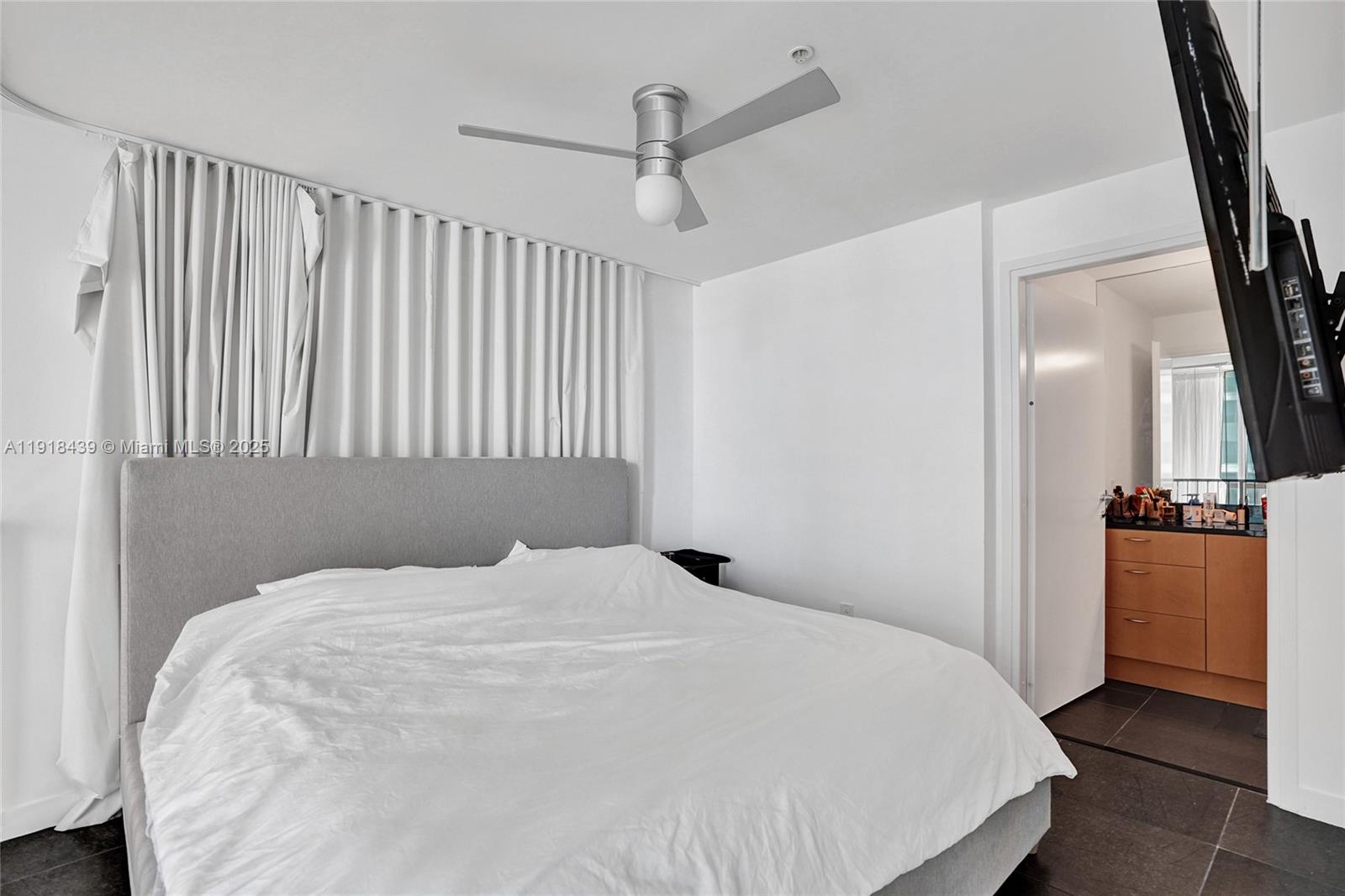 300 S Biscayne Blvd #L-1206 Miami, FL 33131